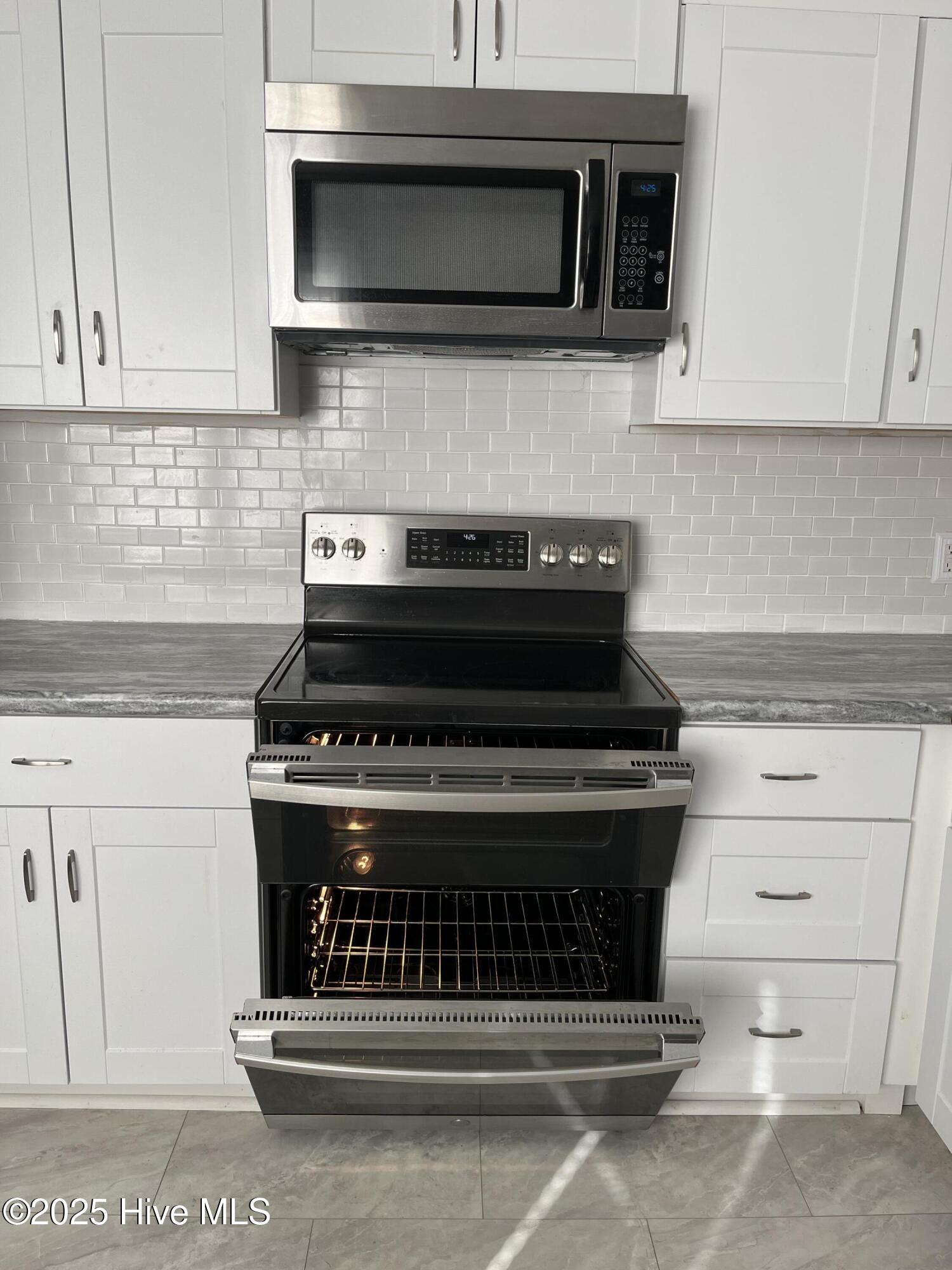 100536383 | Photo 10