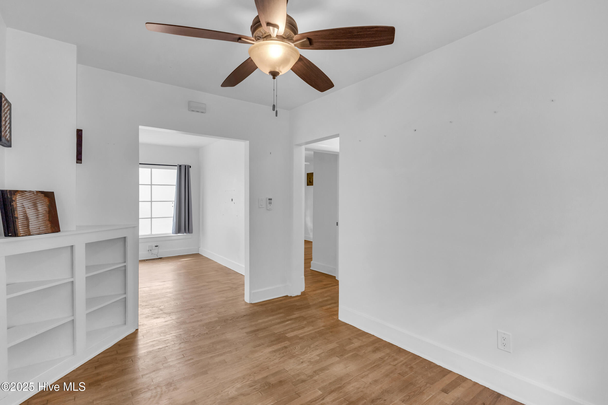 100527112 | Photo 13