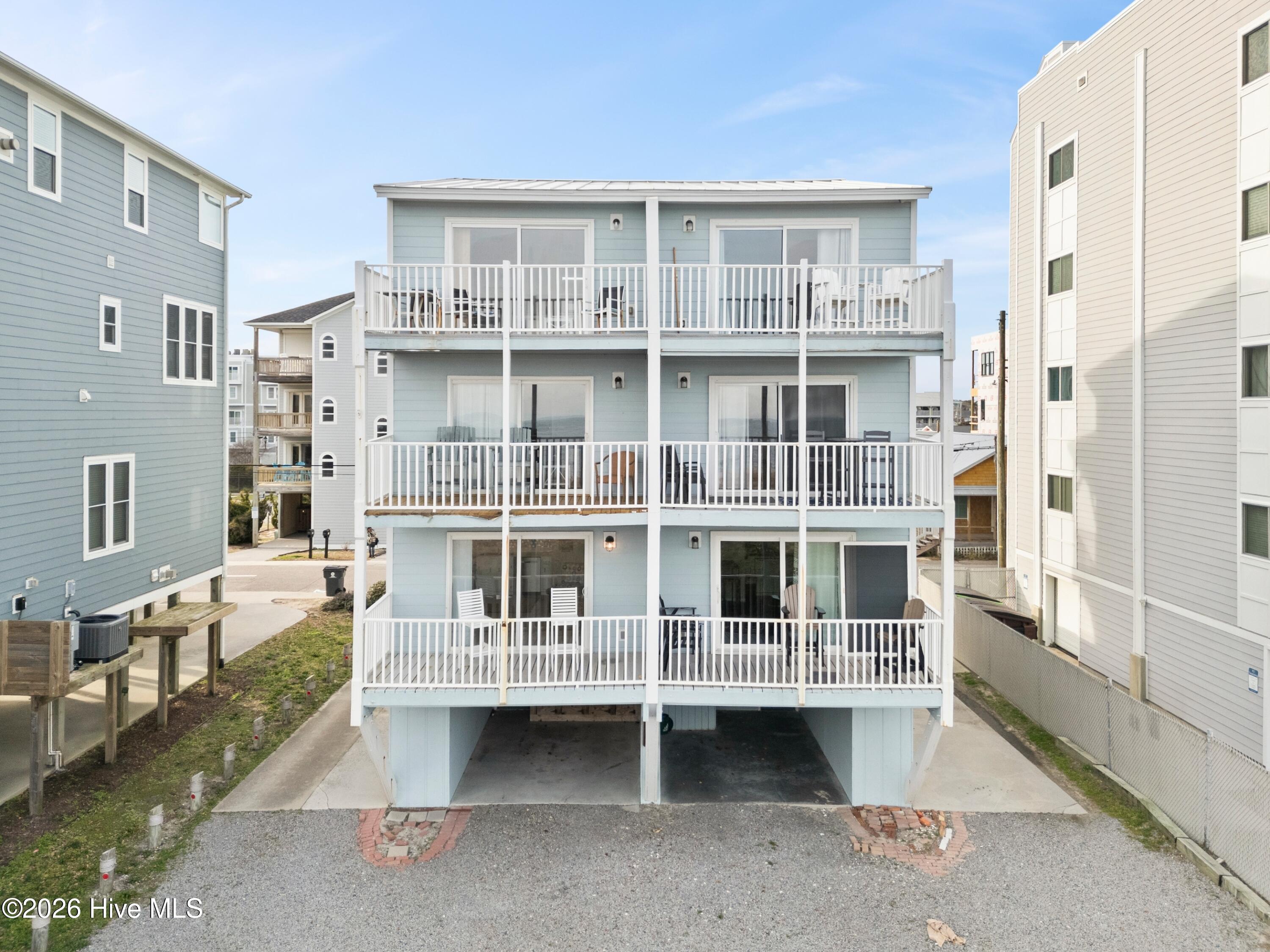 100549328 | Photo 33