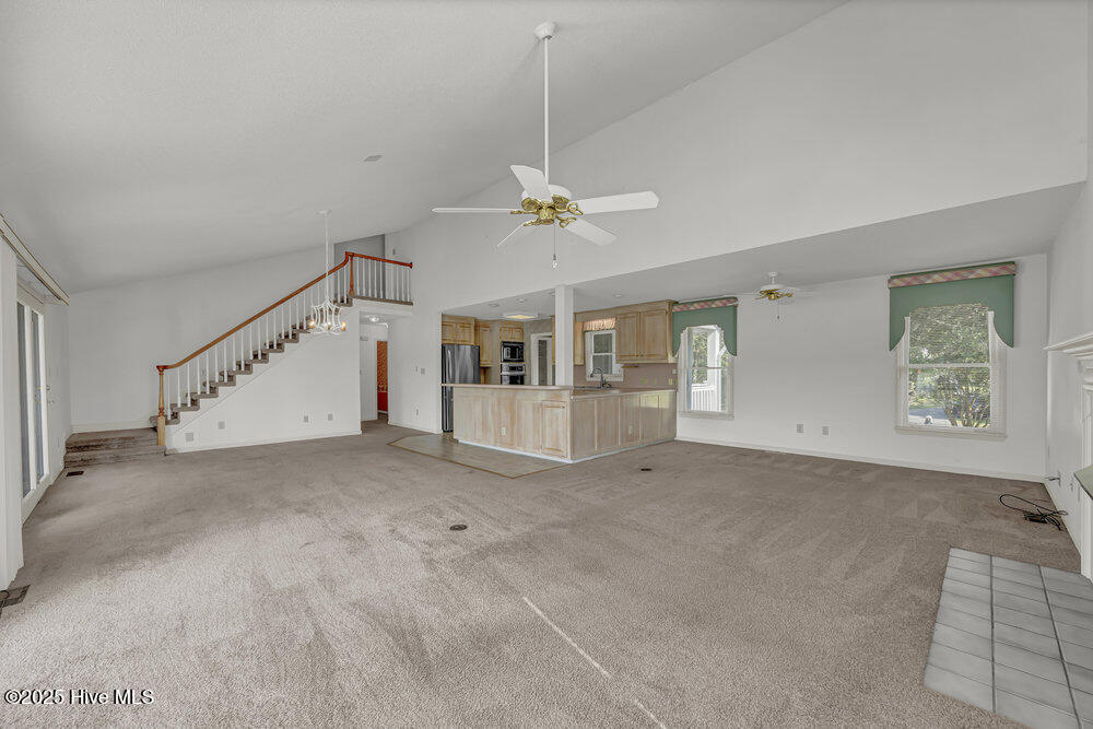 100526999 | Photo 15