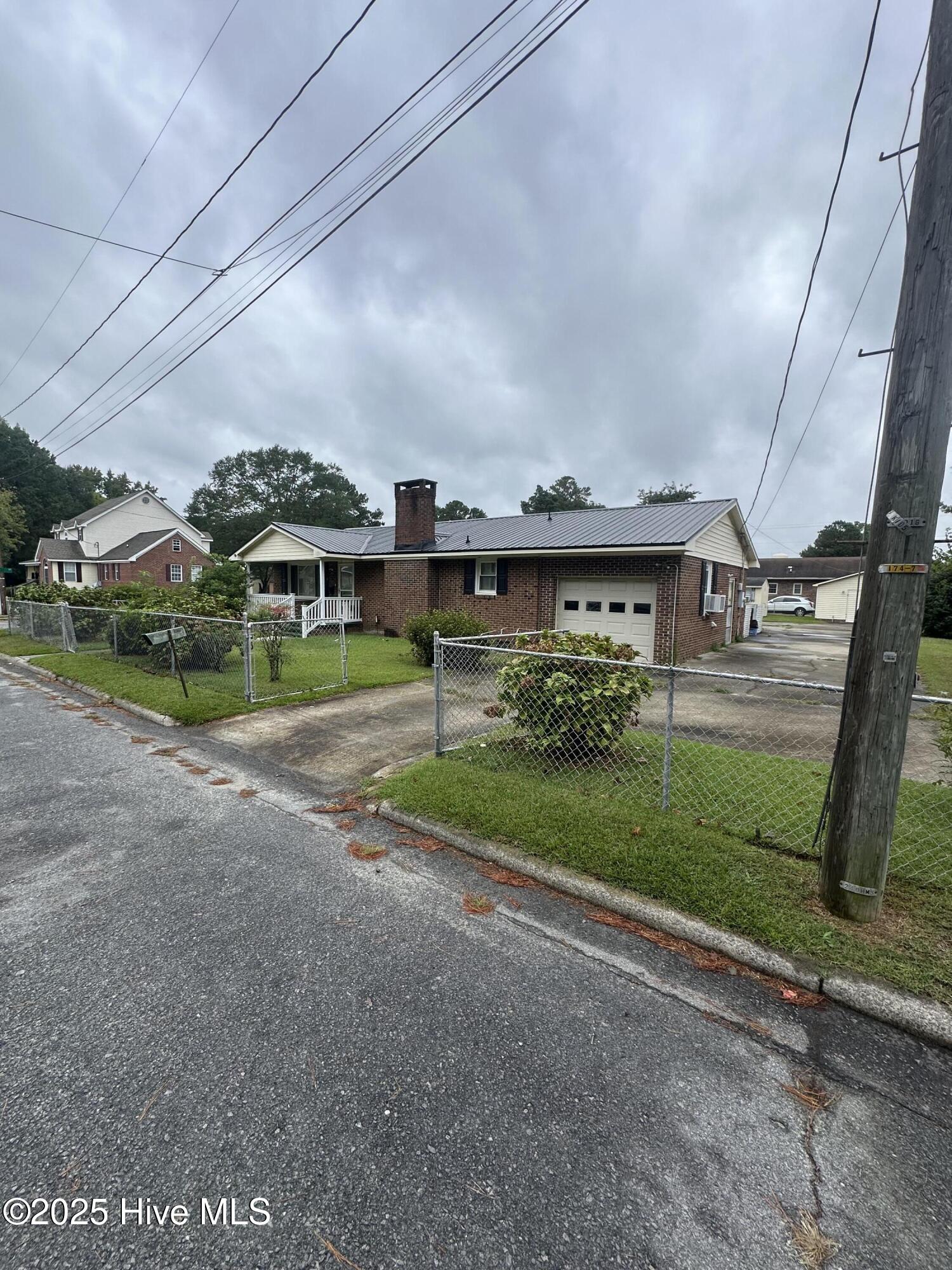 Don't miss this prime opportunity at 212 Morris St, Williamston NC 27892! Williamston offers small-town charm, affordable living, and growing rental demand, all within close reach of Greenville. Whether you're seeking a comfortable home or a property with strong ROI potential, this is a smart move in a promising market.