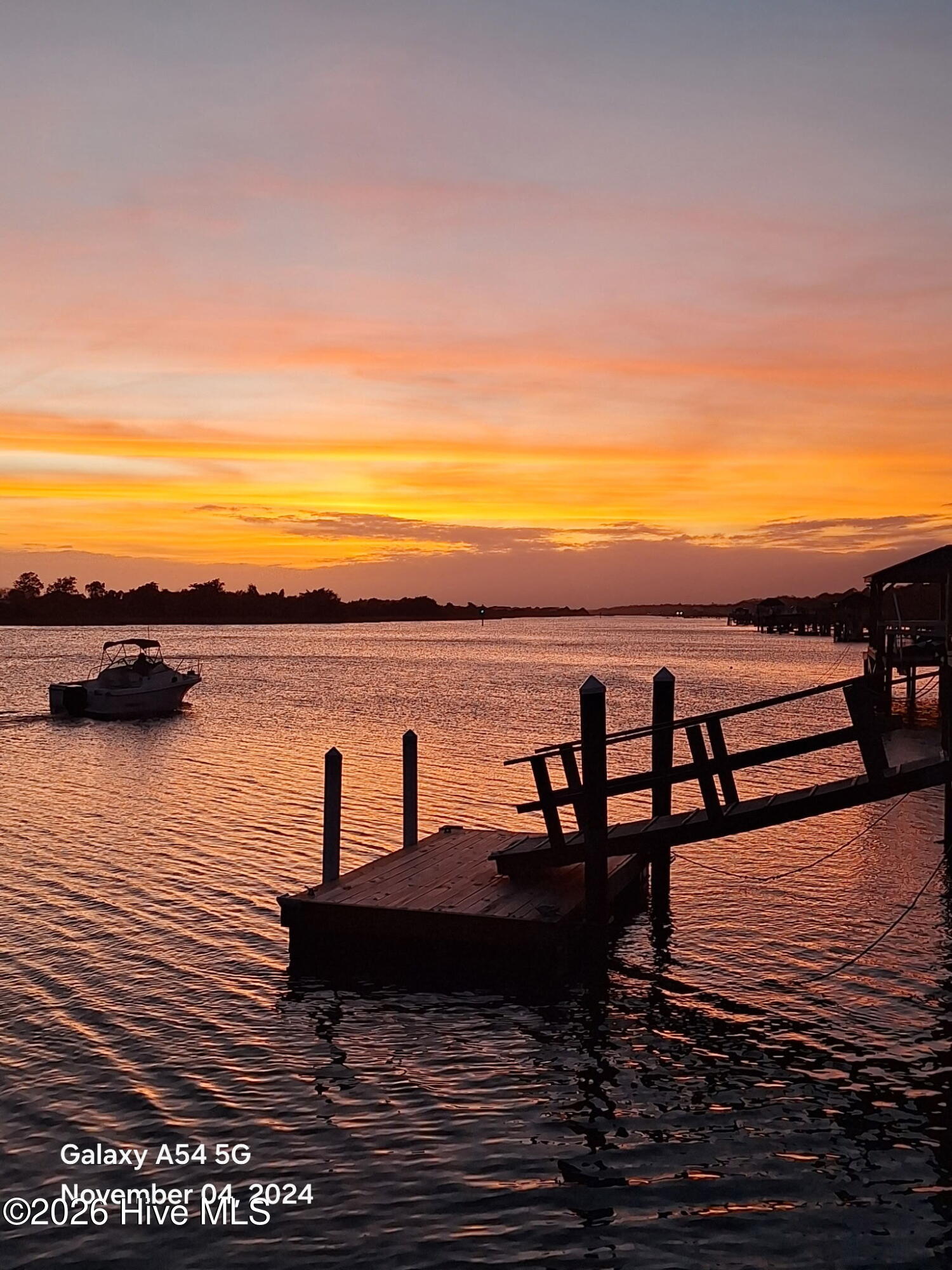 100566344 | Photo 77