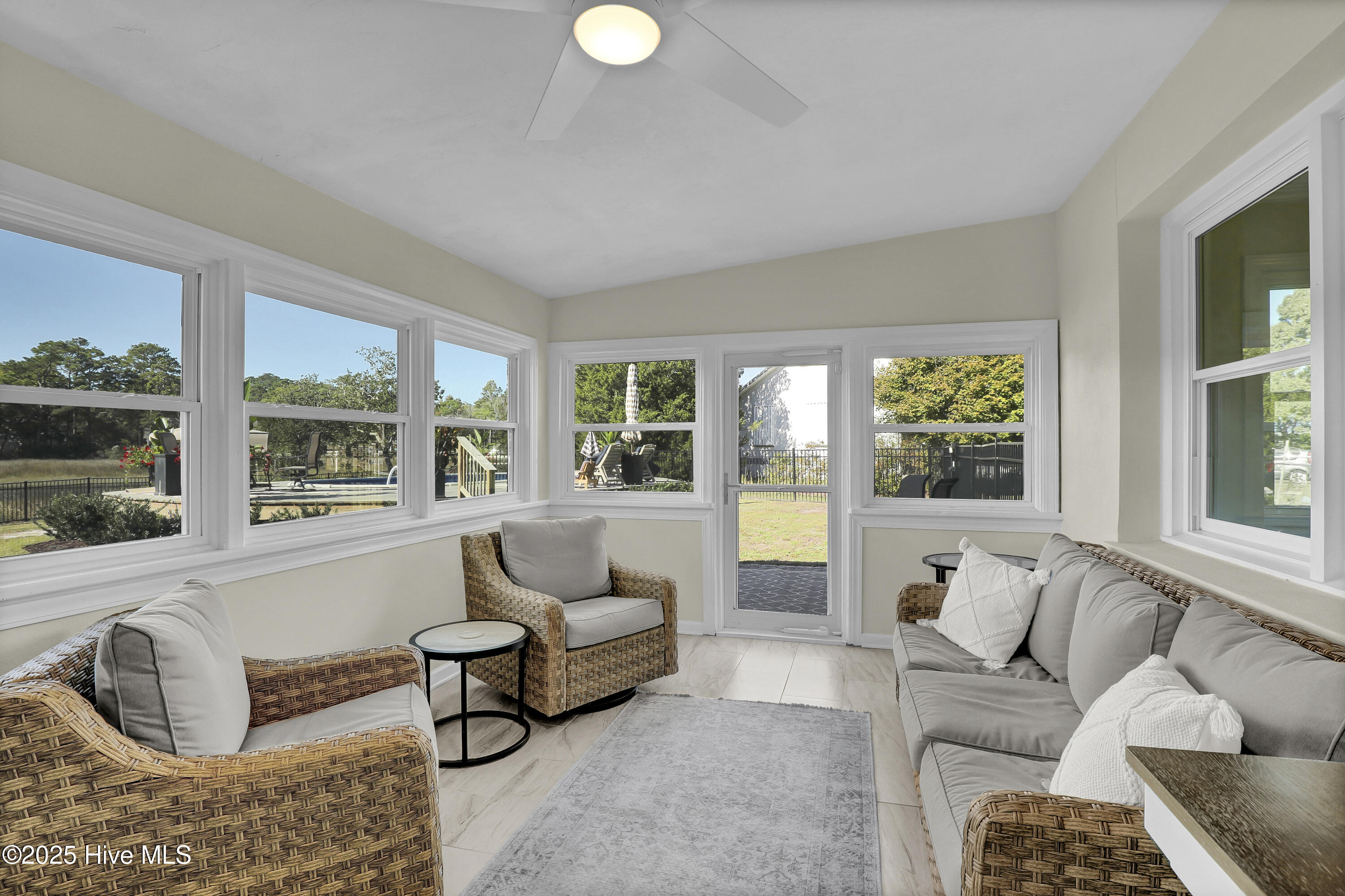 100537816 | Photo 28