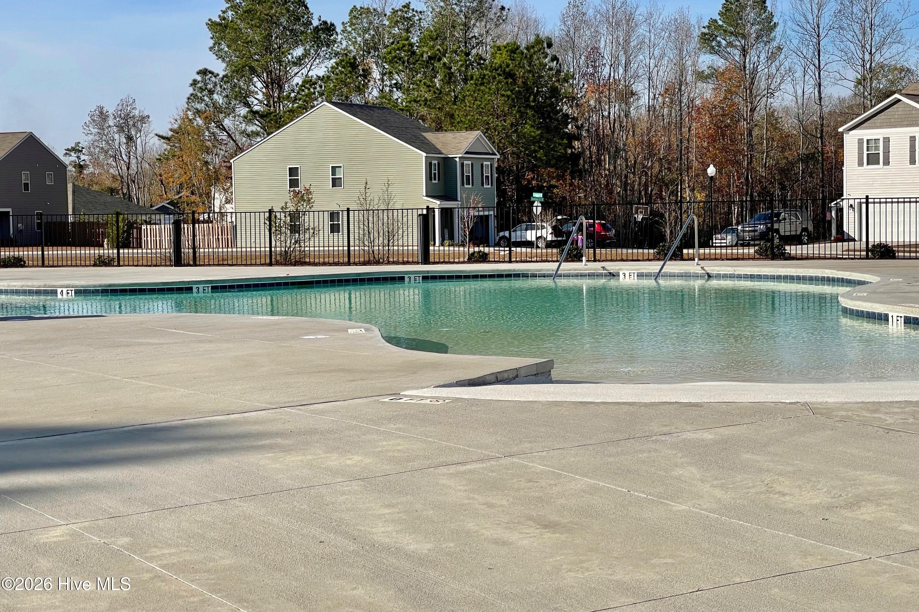 100551003 | Photo 27