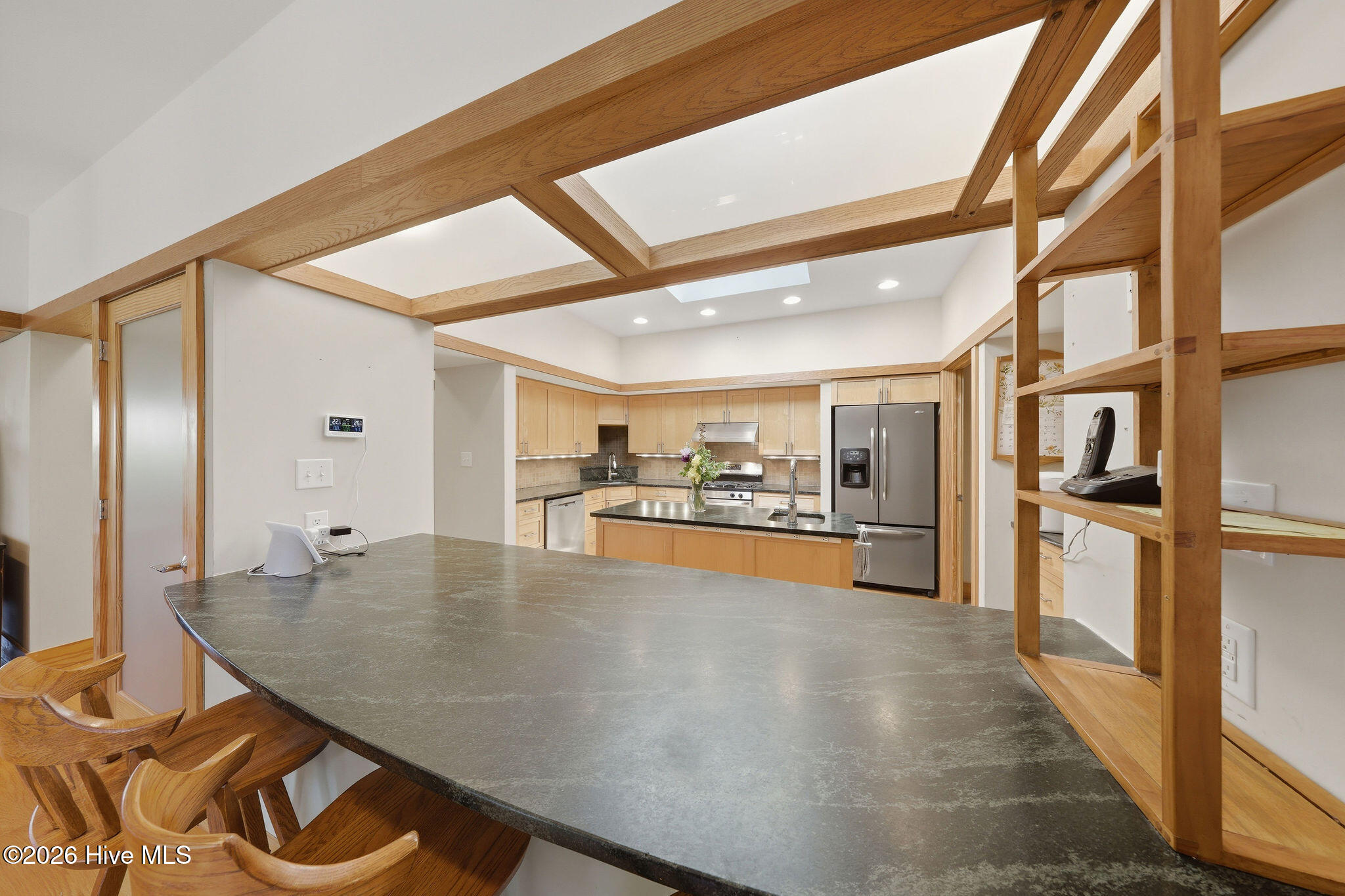 100569152 | Photo 16