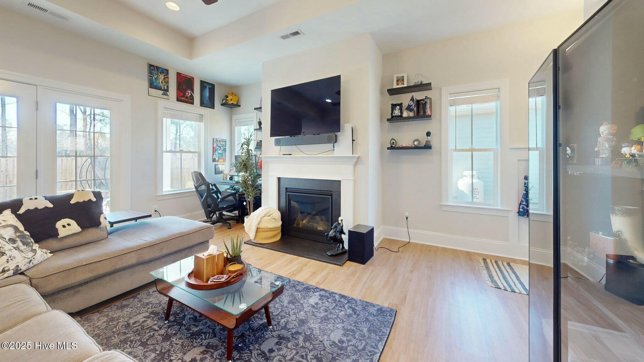 100558663 | Photo 24