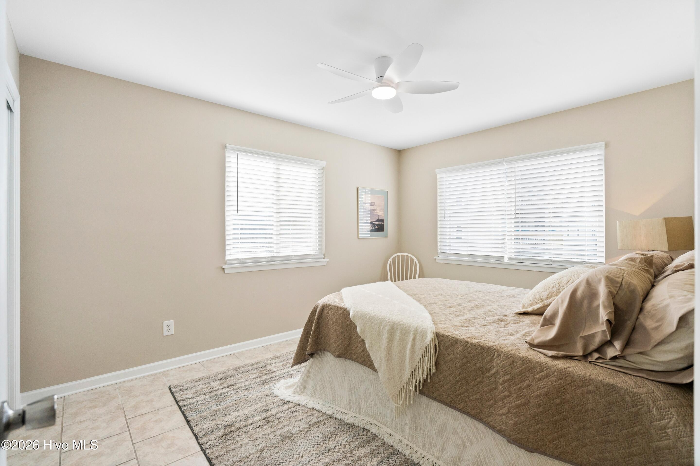 100549328 | Photo 22