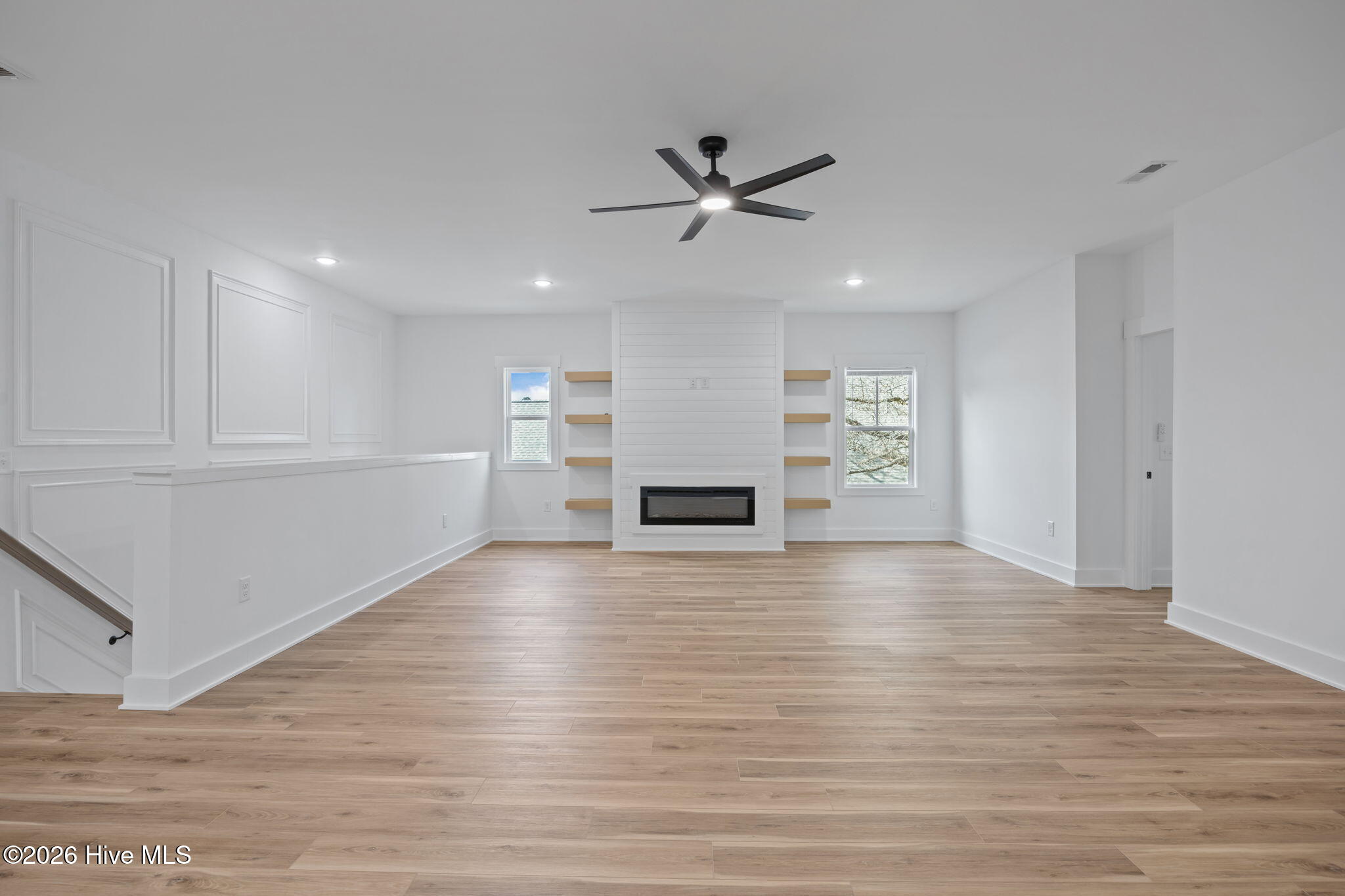 100561679 | Photo 25