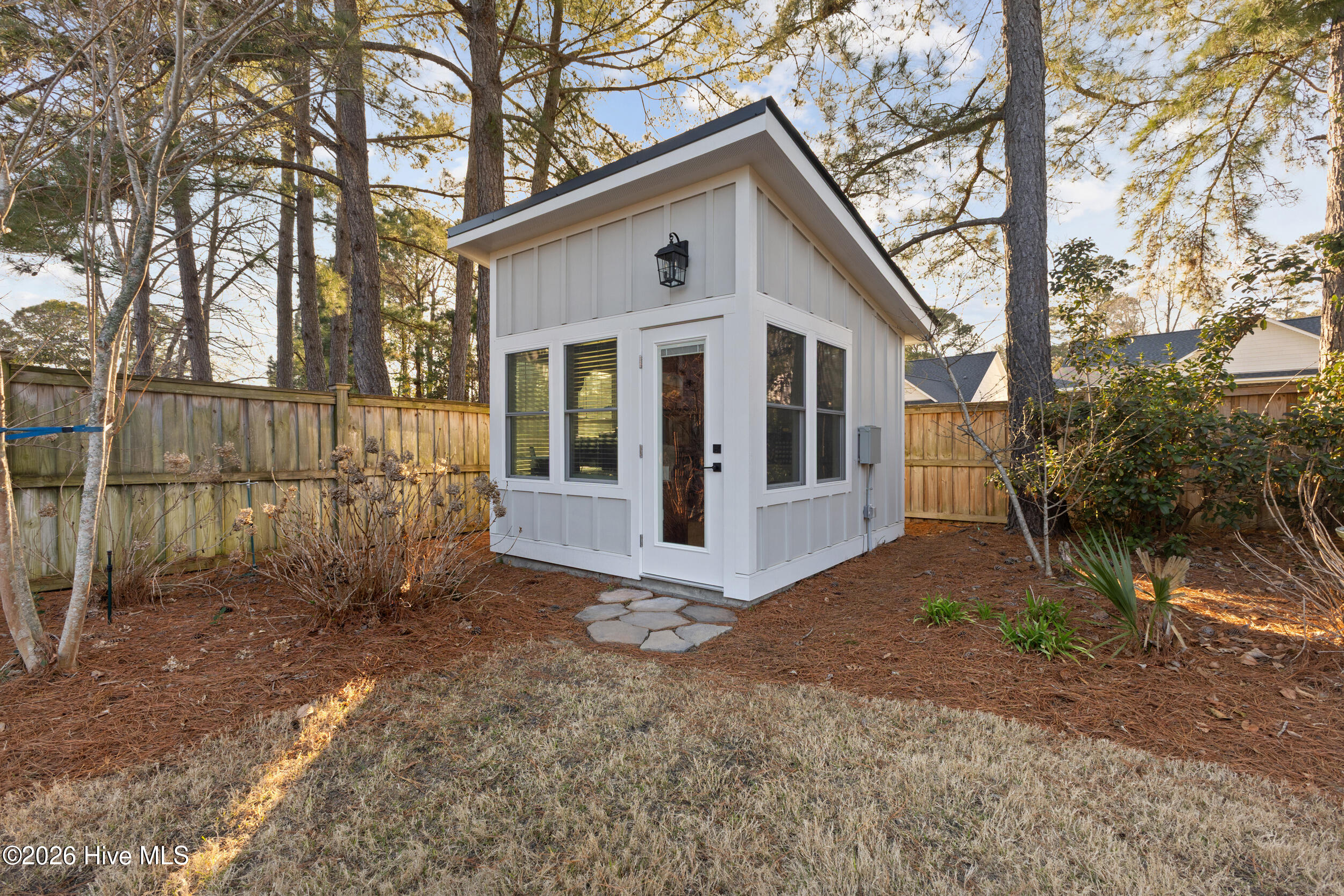 100558582 | Photo 40