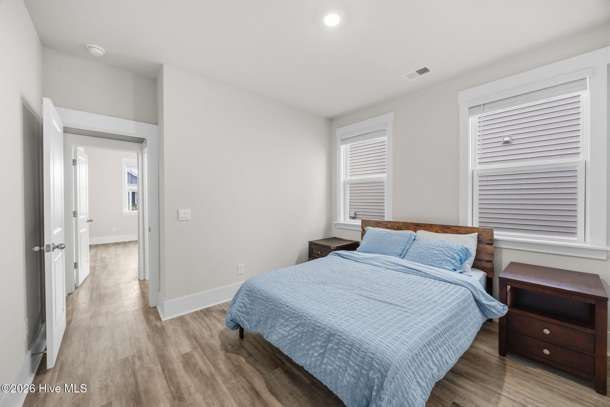 100557752 | Photo 28