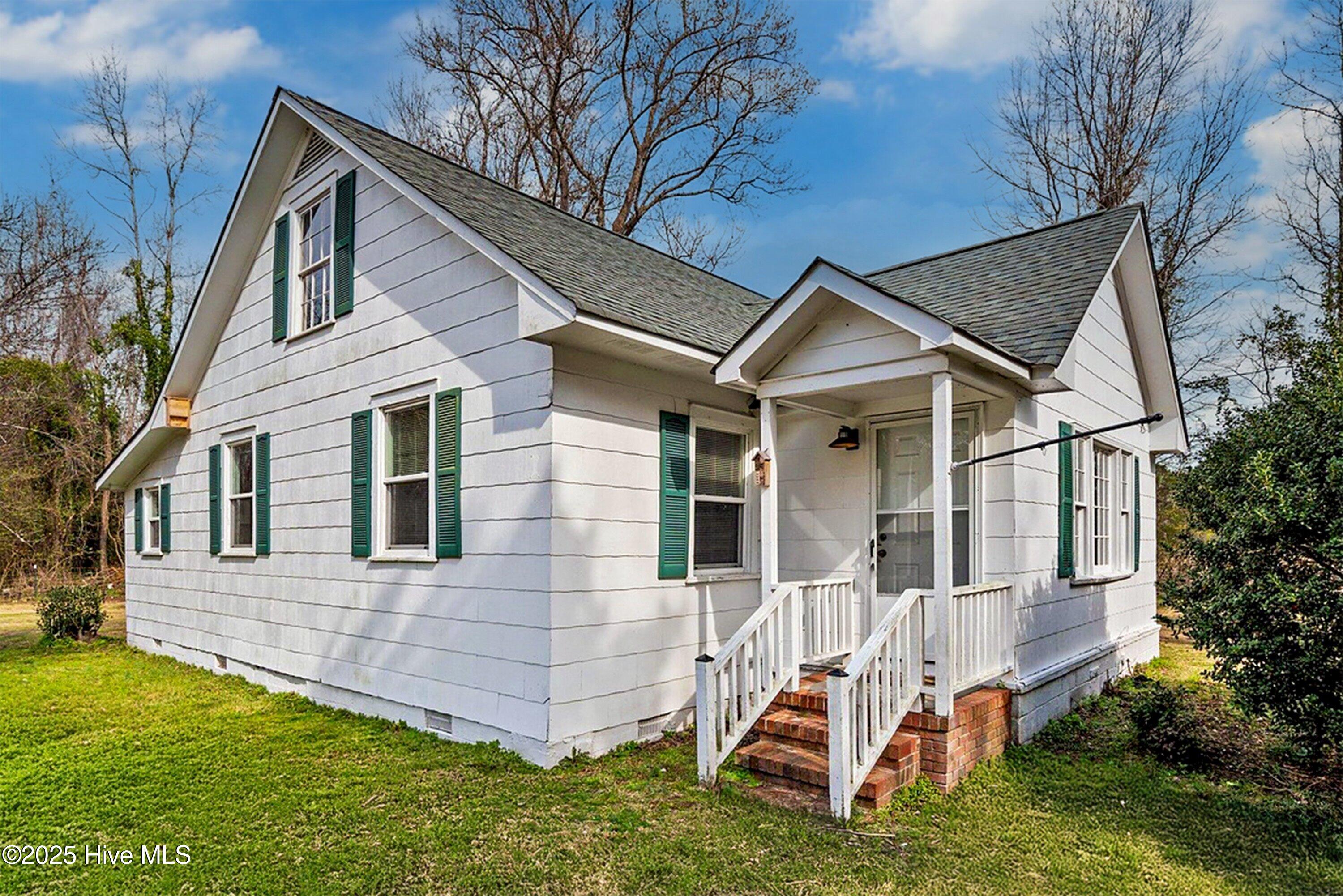 Homes for sale in Castle Hayne, NC | 4121 Castle Hayne Rd, Castle Hayne, NC 28429 | MLS# 100500316