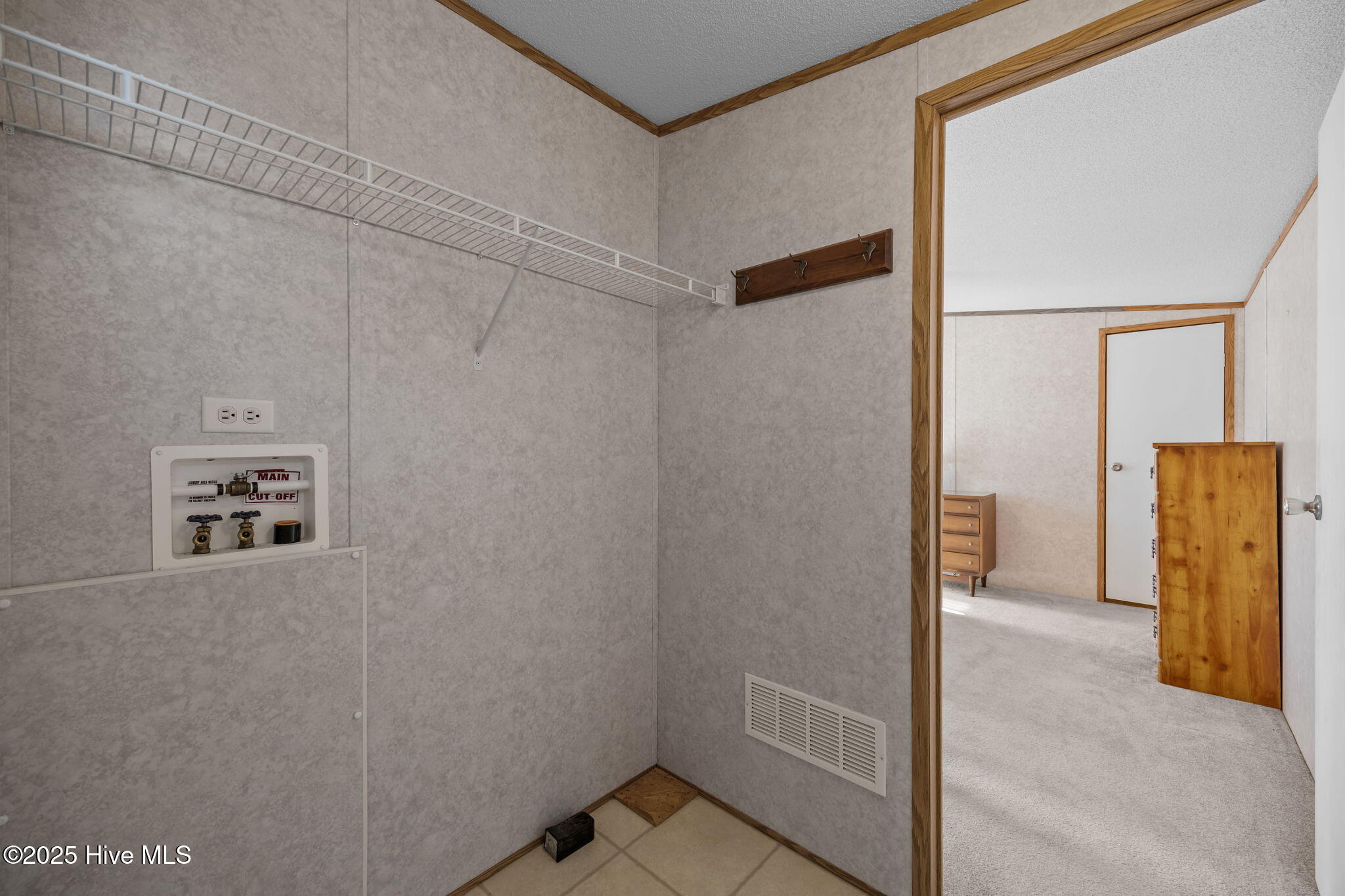 100545328 | Photo 16