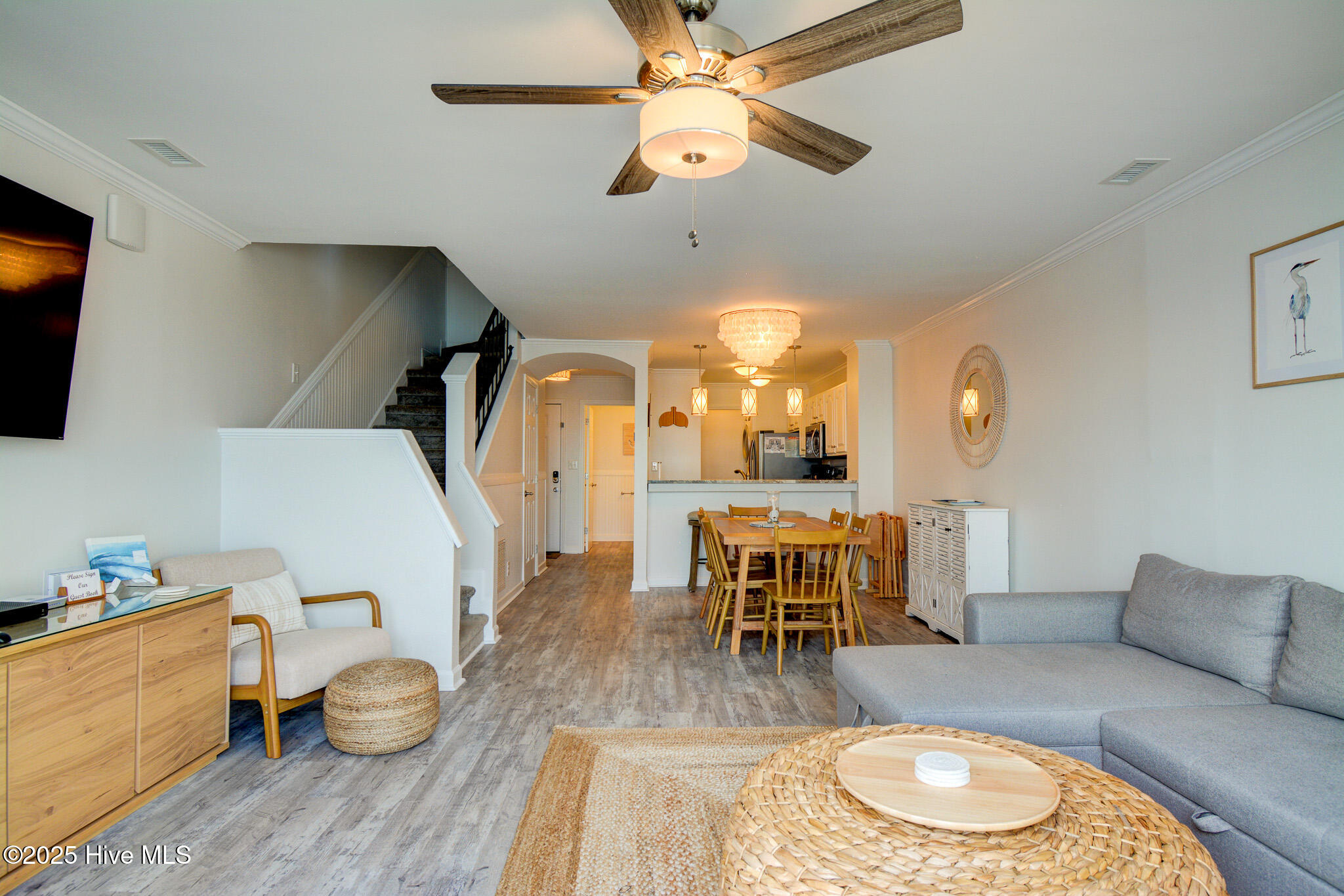 100507643 | Photo 12