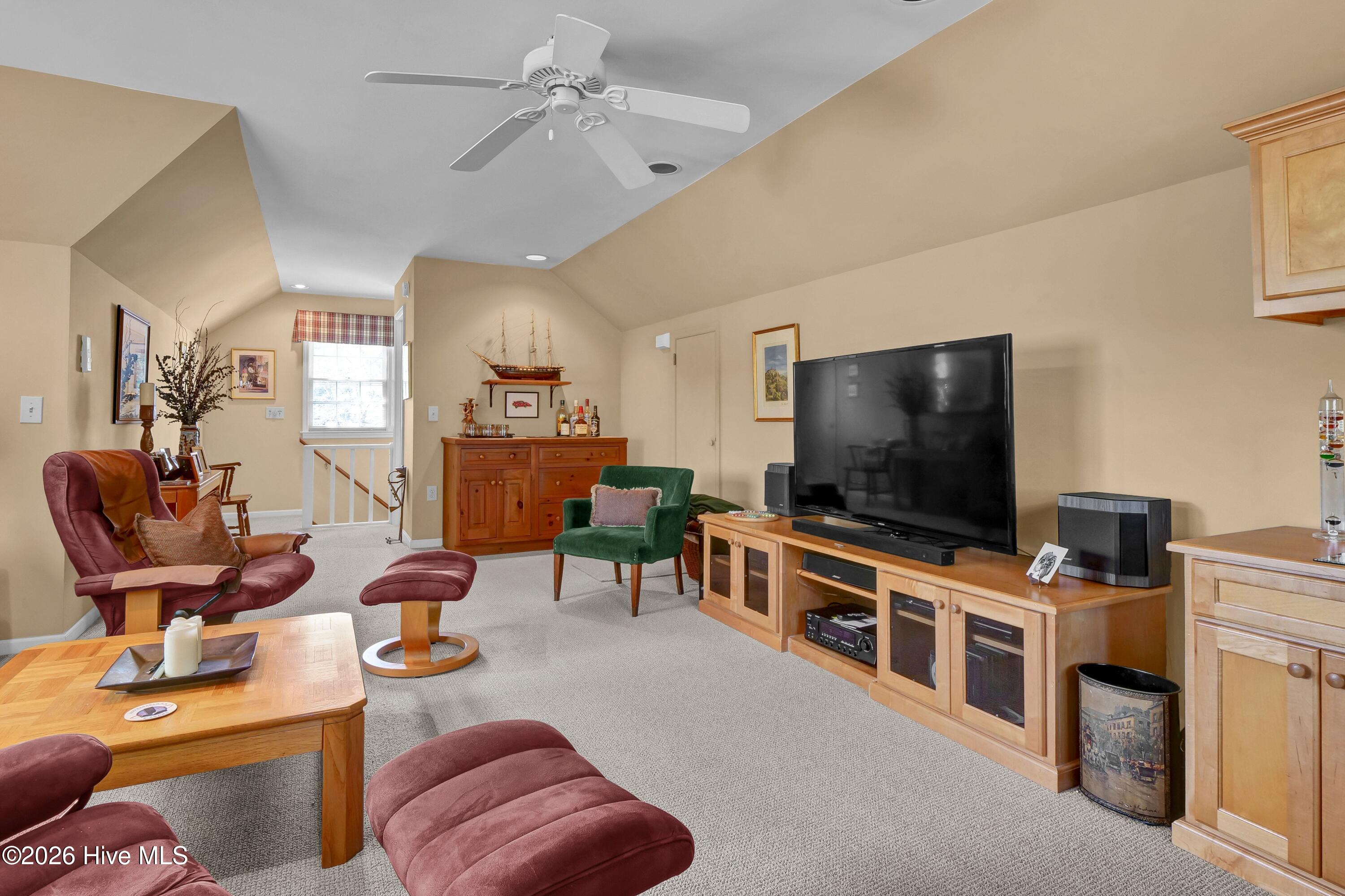 100562468 | Photo 28