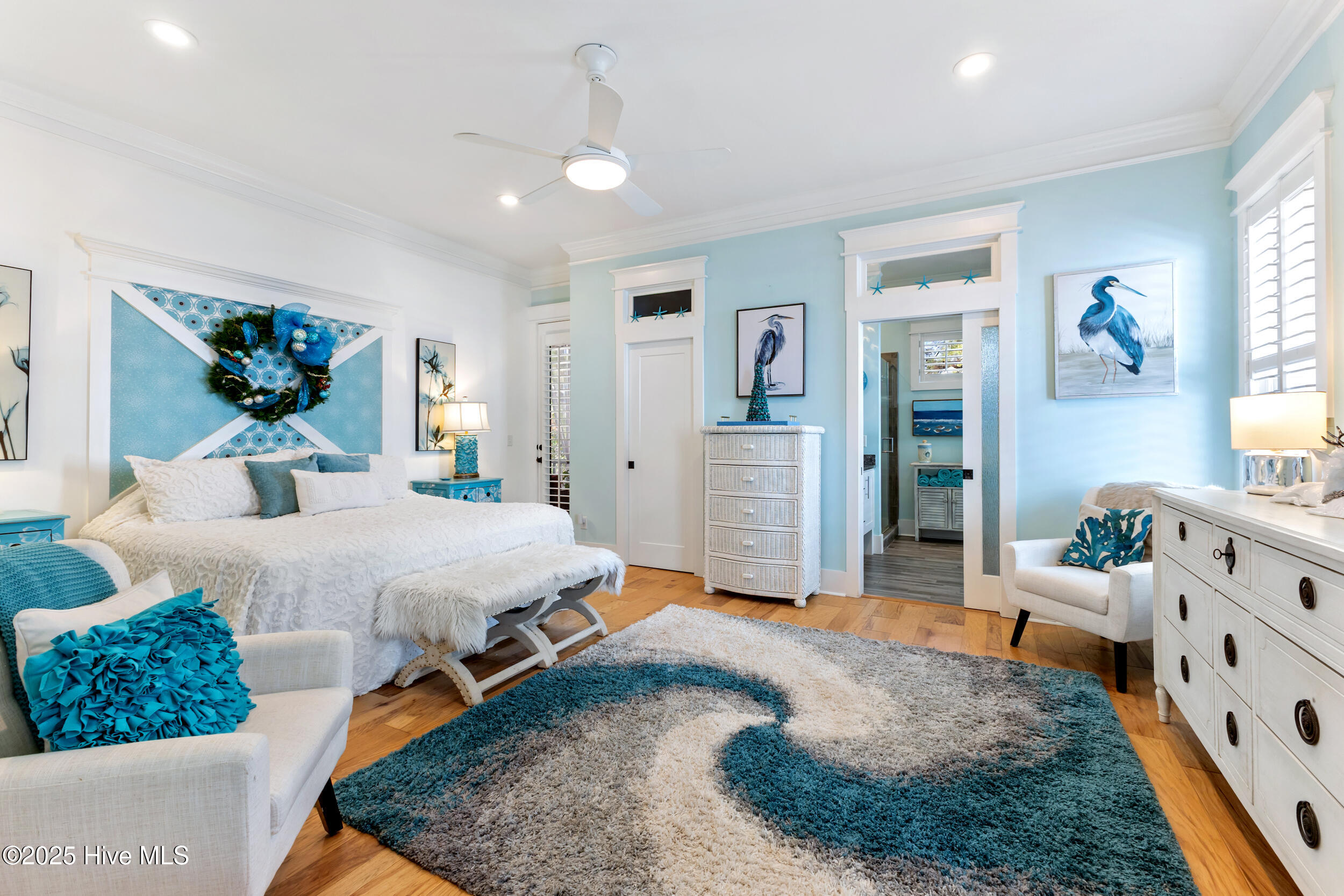 100543179 | Photo 30