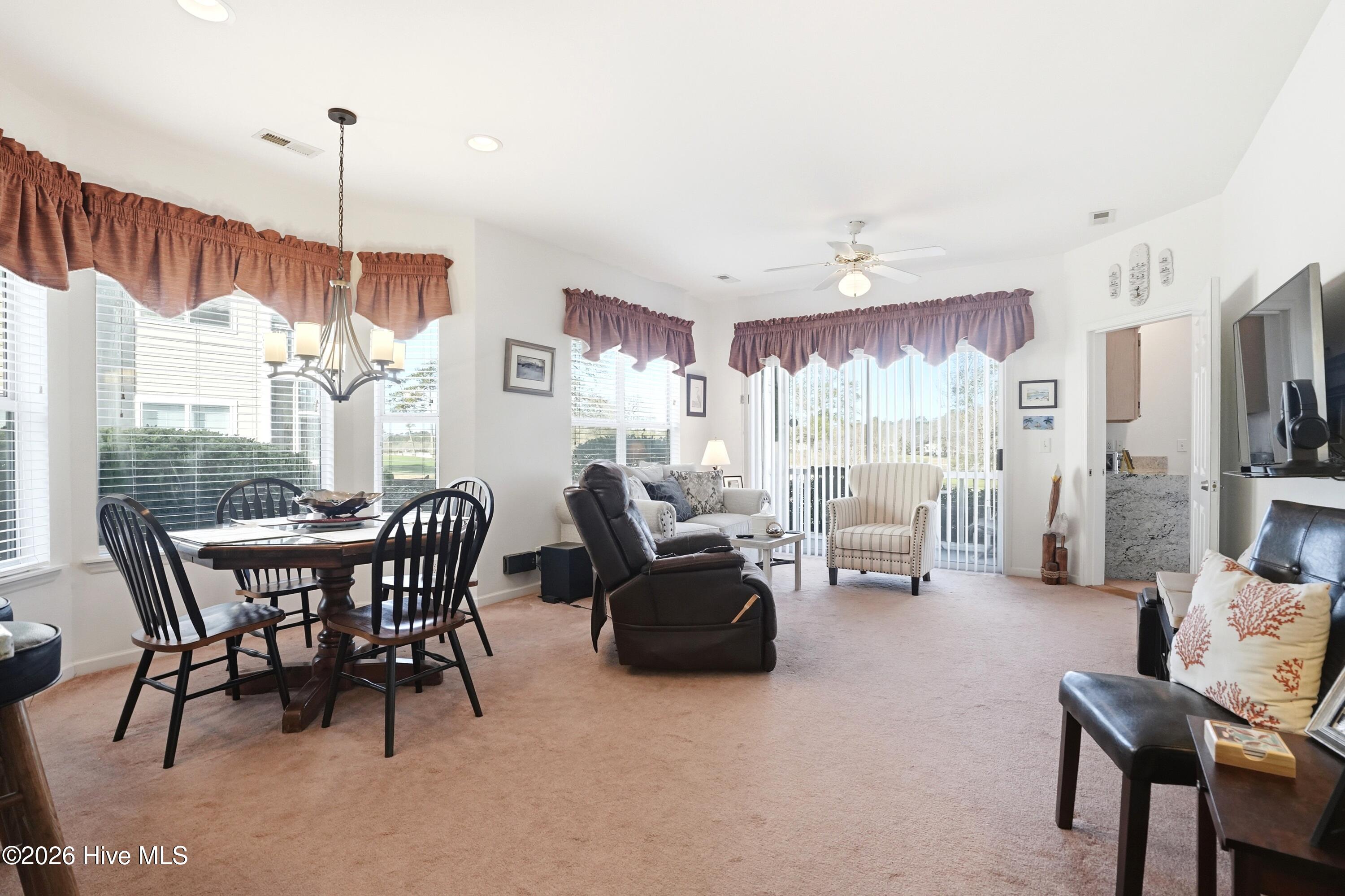 100561892 | Photo 22