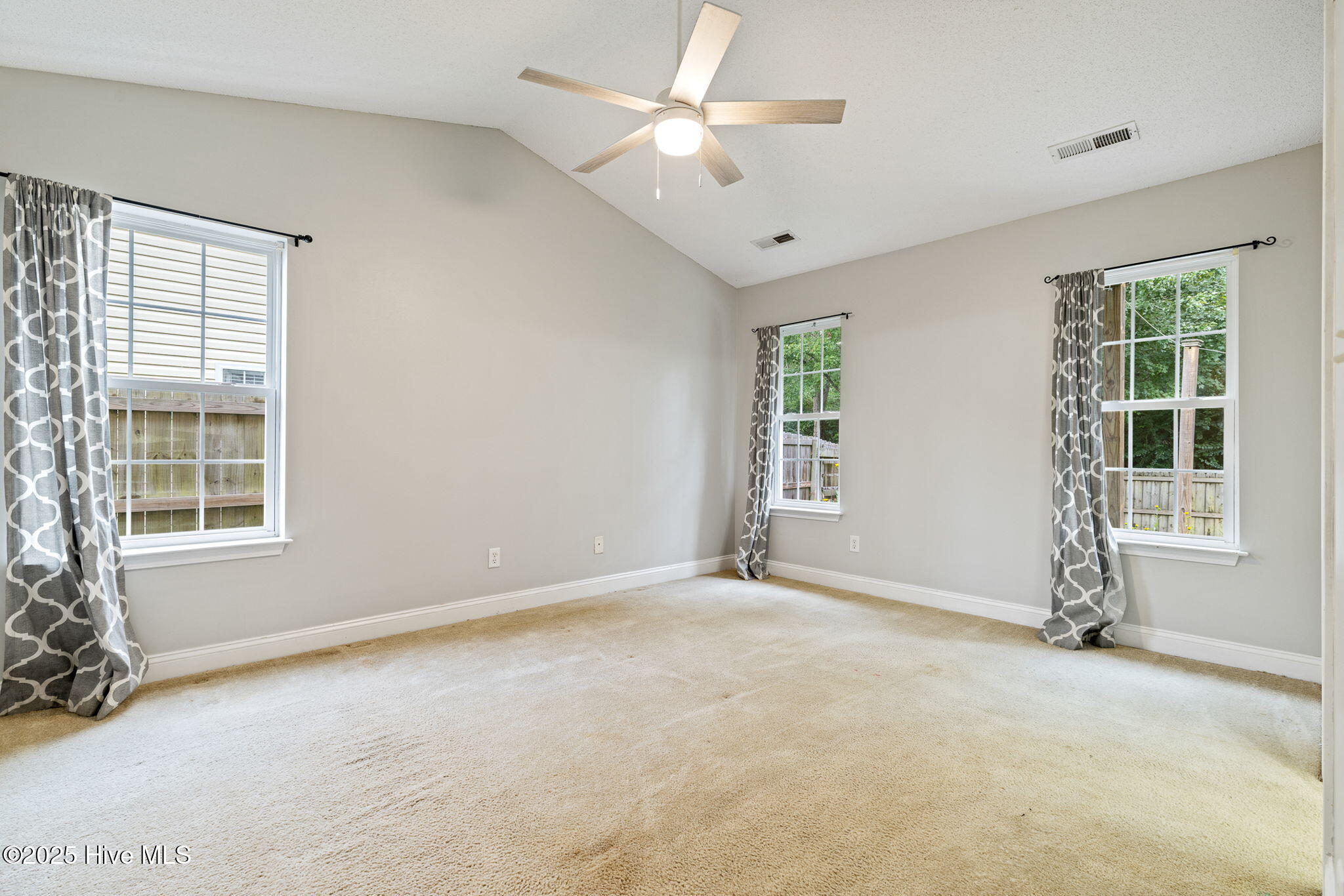 100531614 | Photo 20