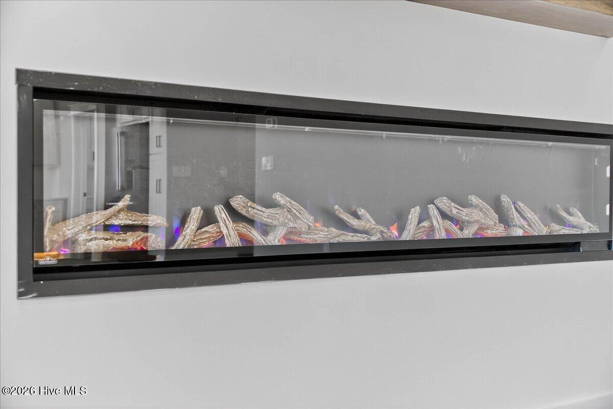 100562322 | Photo 58