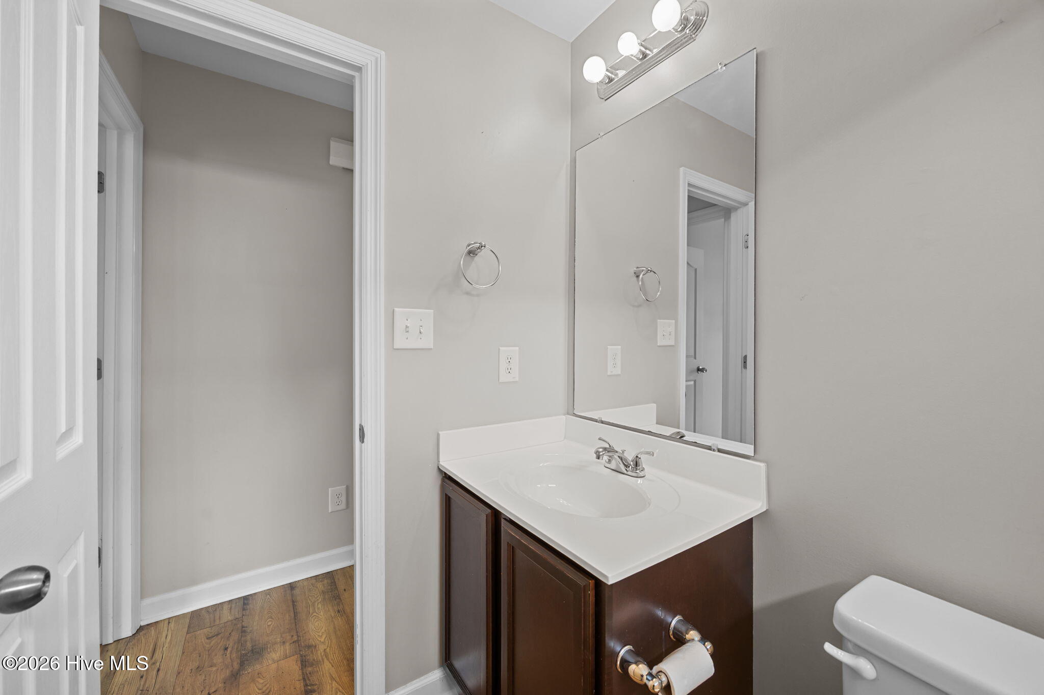 100557959 | Photo 11