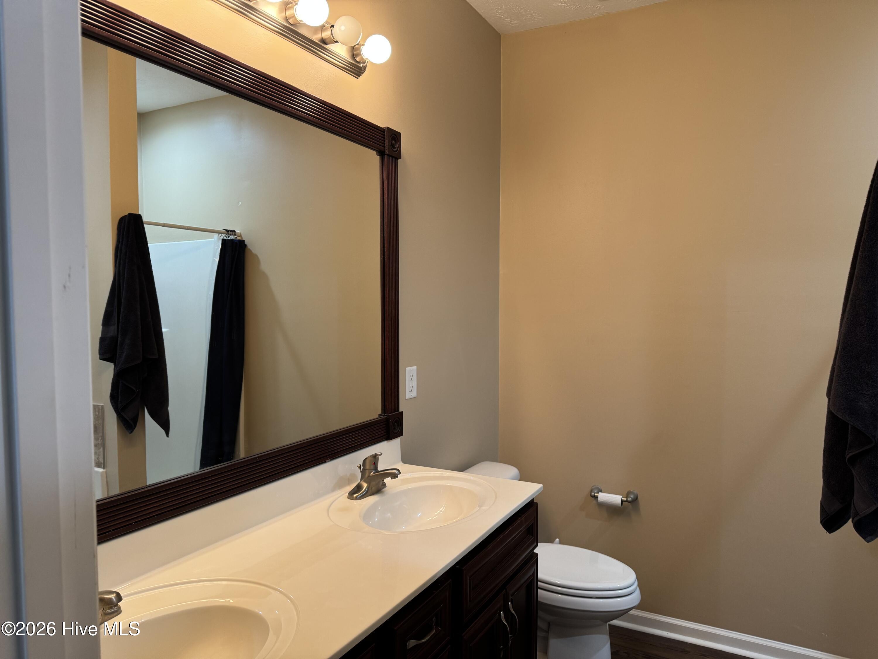 100560976 | Photo 13