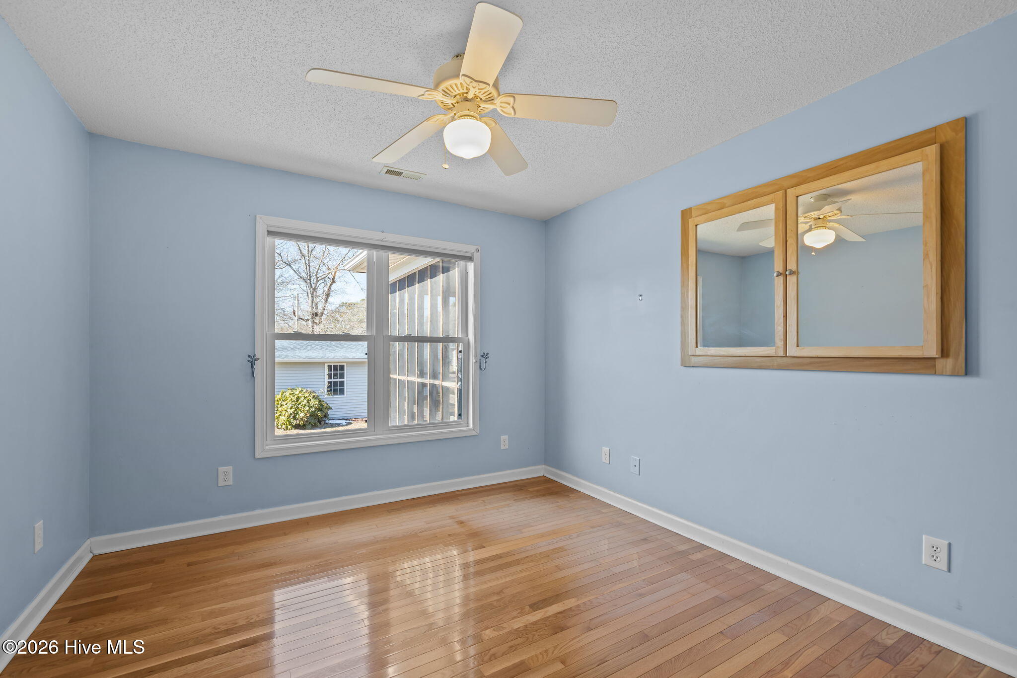 100554027 | Photo 30