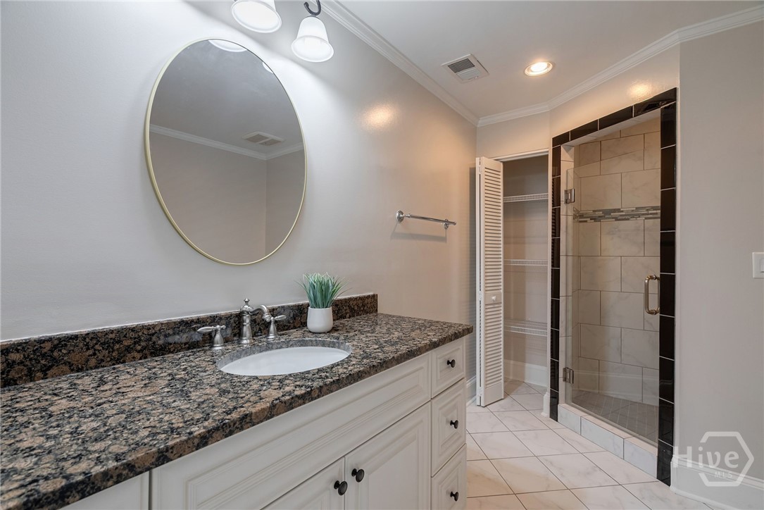 en suite bathroom