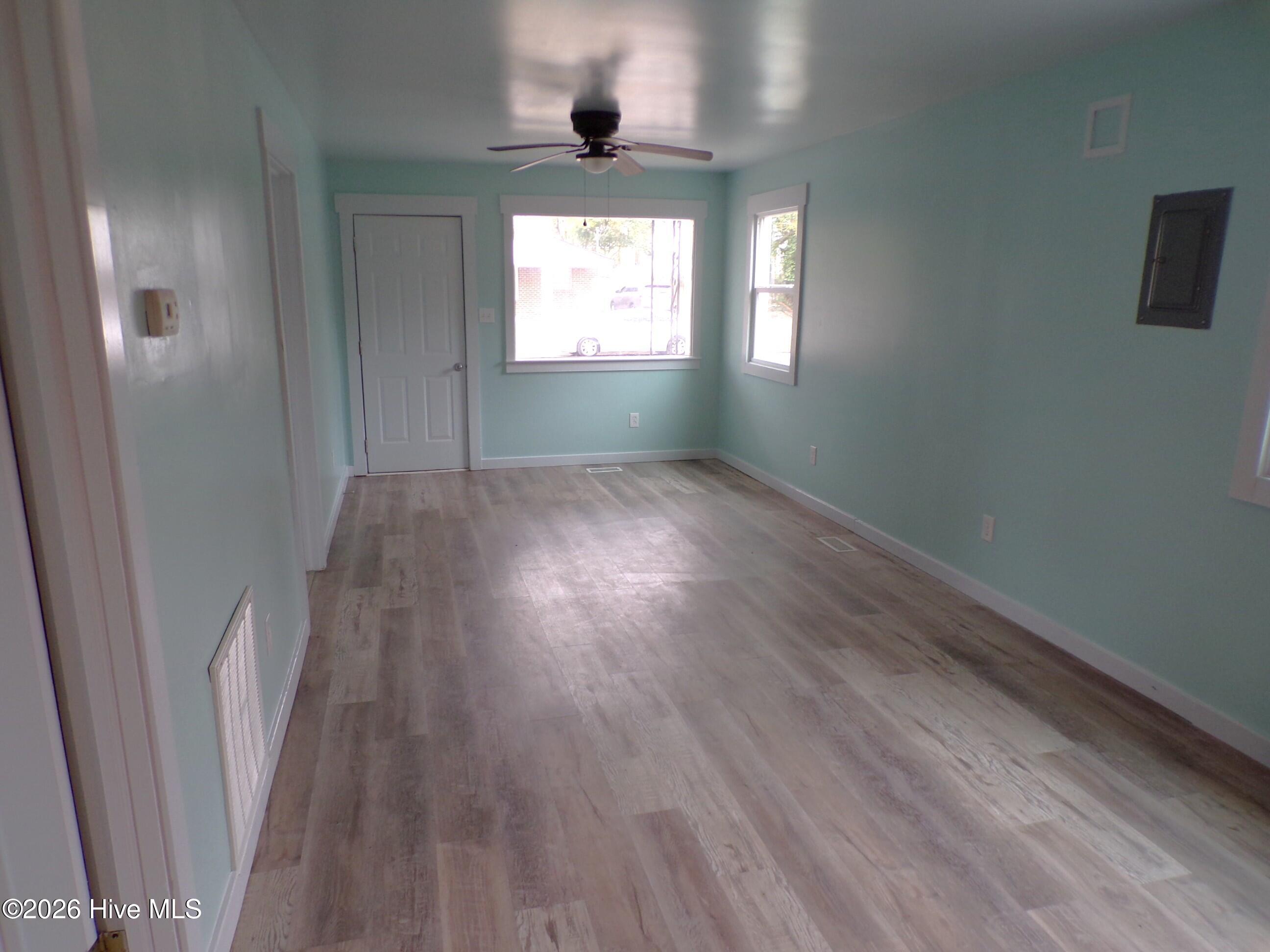 Undisclosed Address, Wilmington, NC, 28401