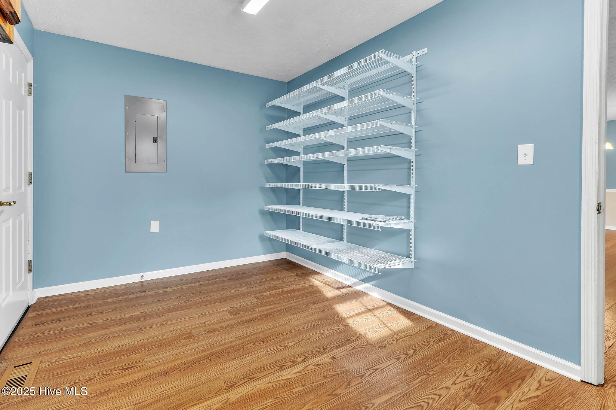 100546241 | Photo 27