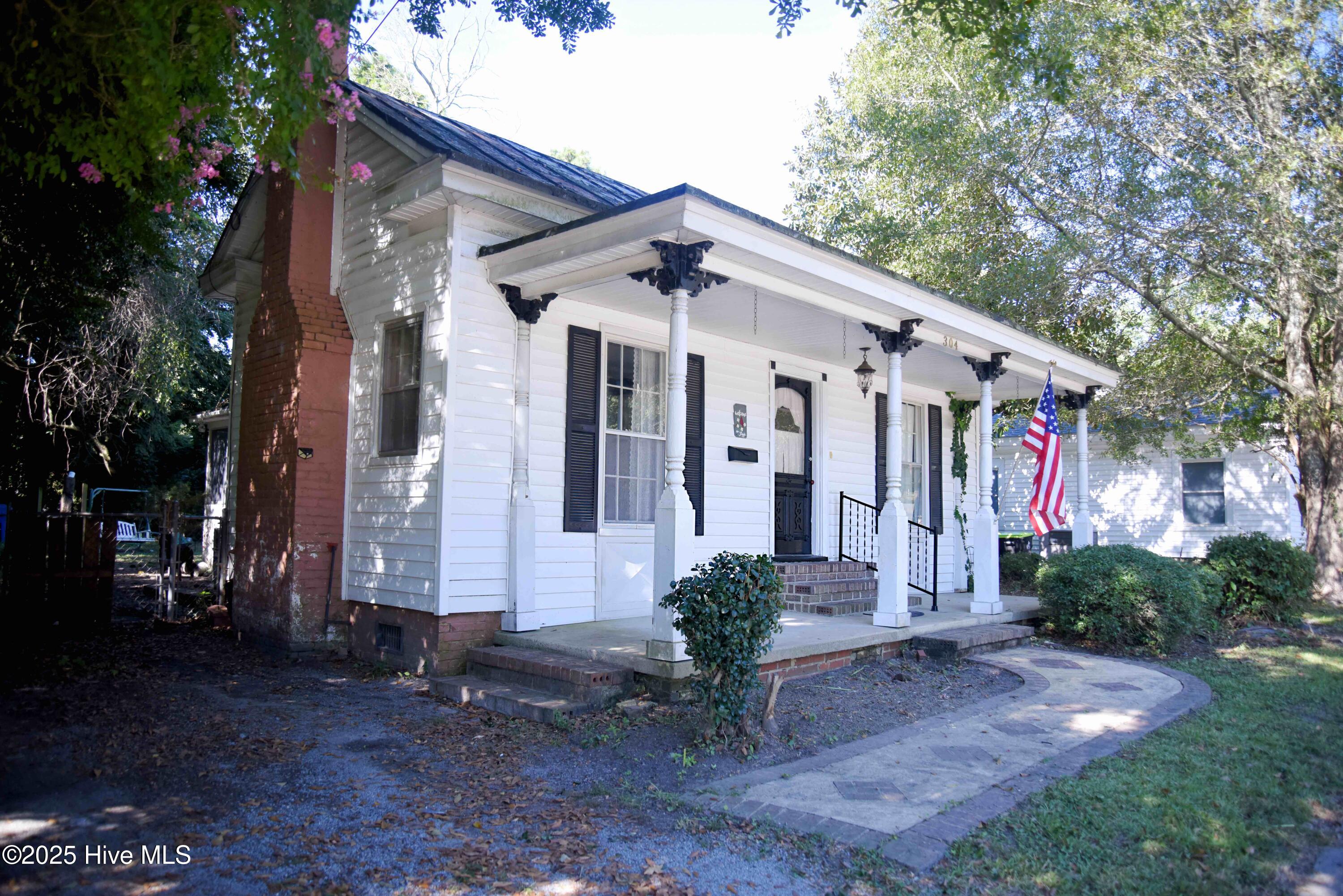 Homes for sale in Elm City, NC | 304 E Main St, Elm City, NC 27822 | MLS# 100529104