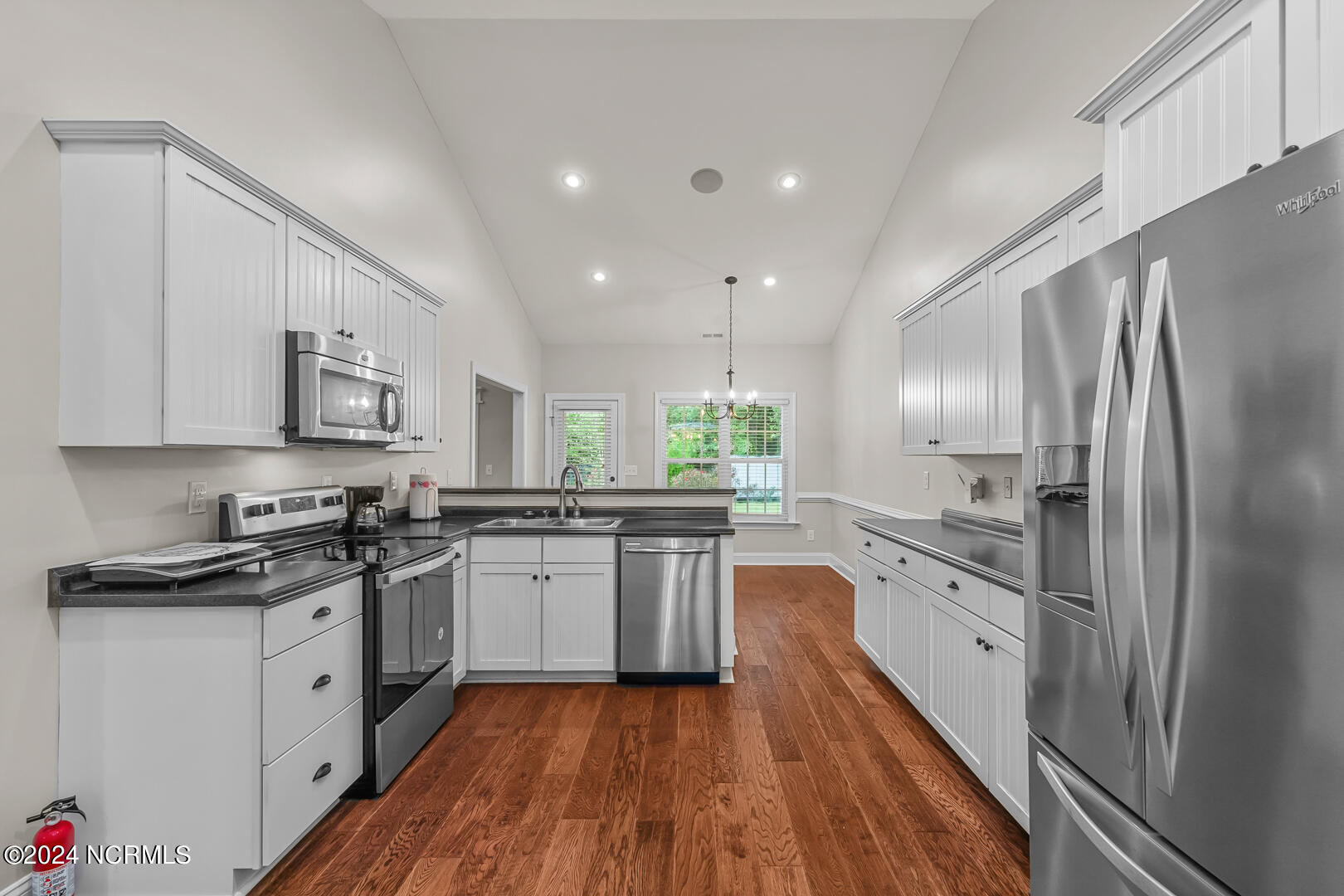 100543742 | Photo 17