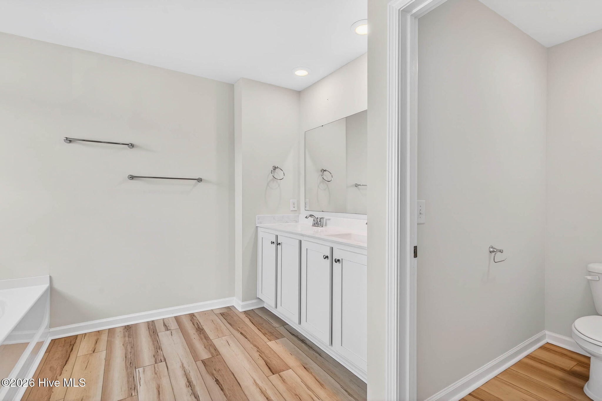 100564193 | Photo 28