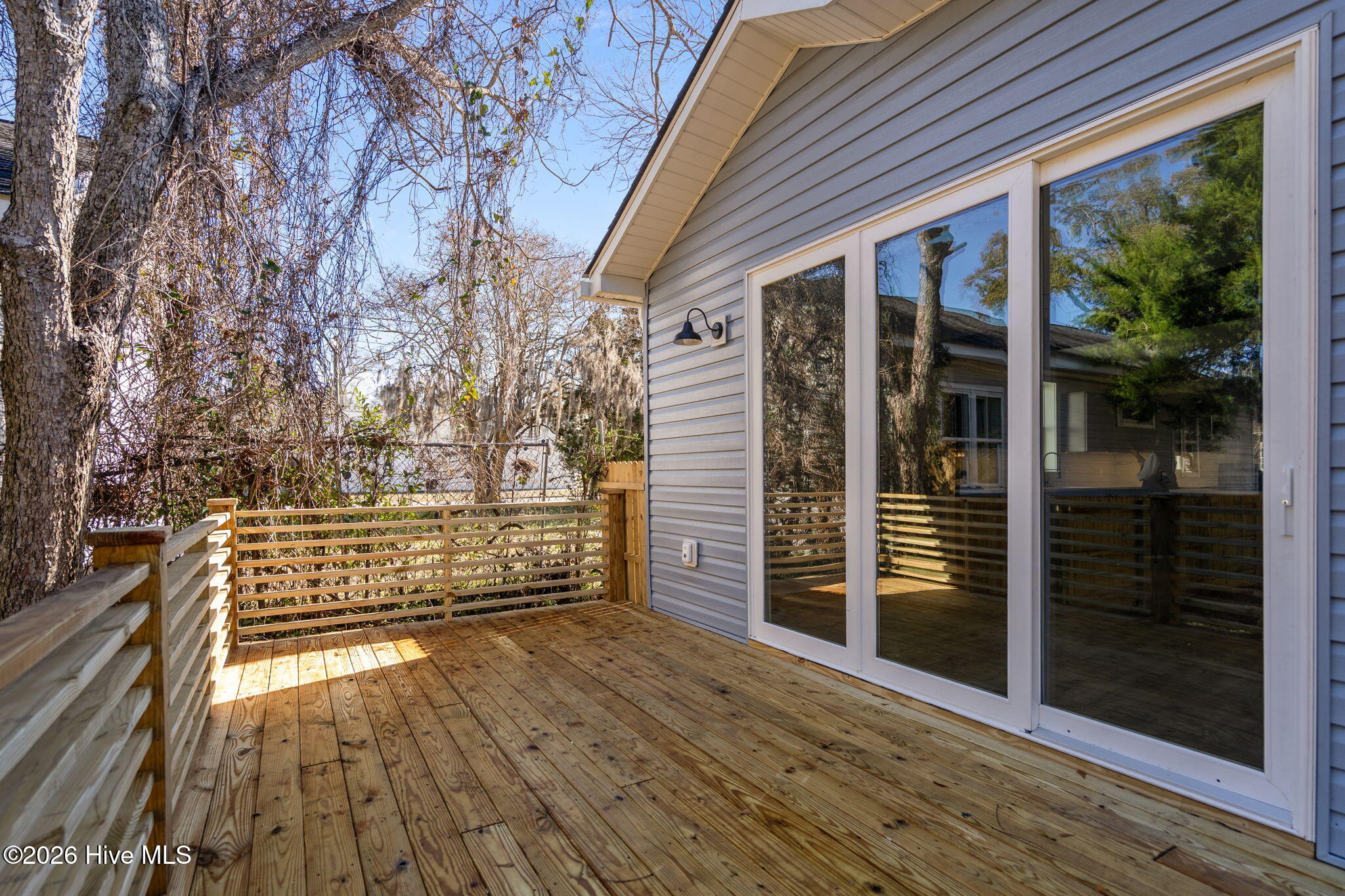 100550651 | Photo 10