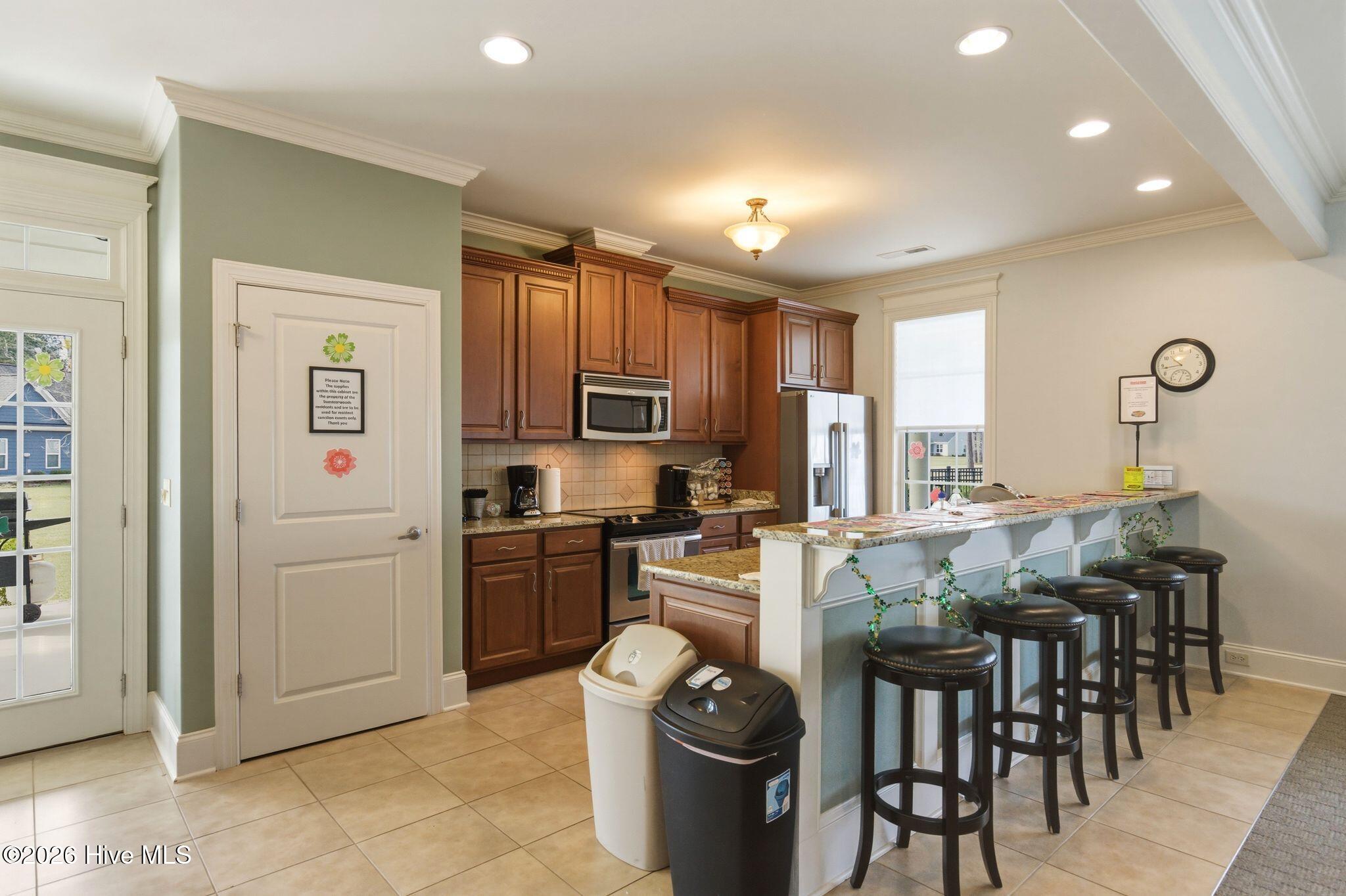 100563254 | Photo 77