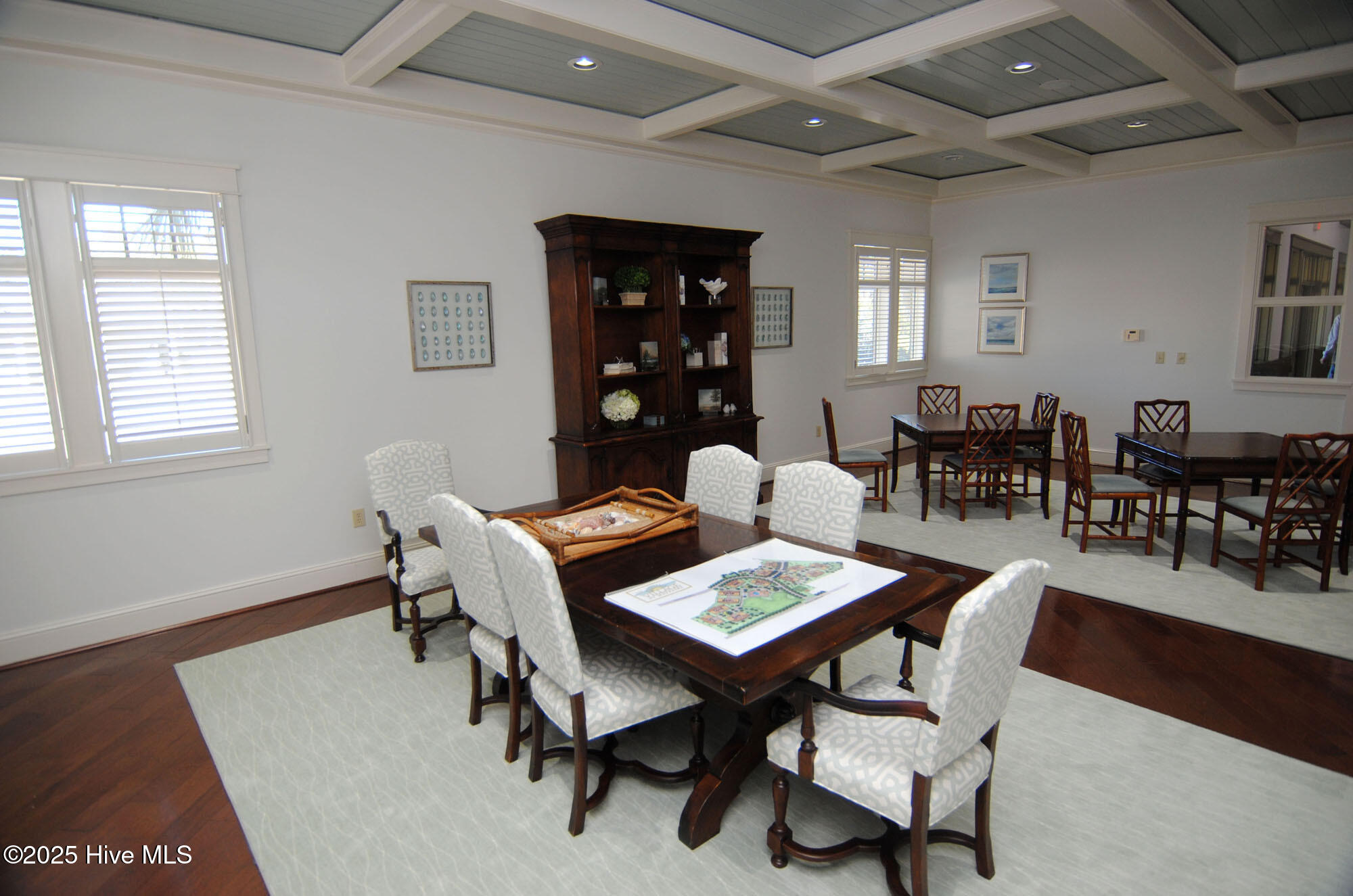 100536723 | Photo 54