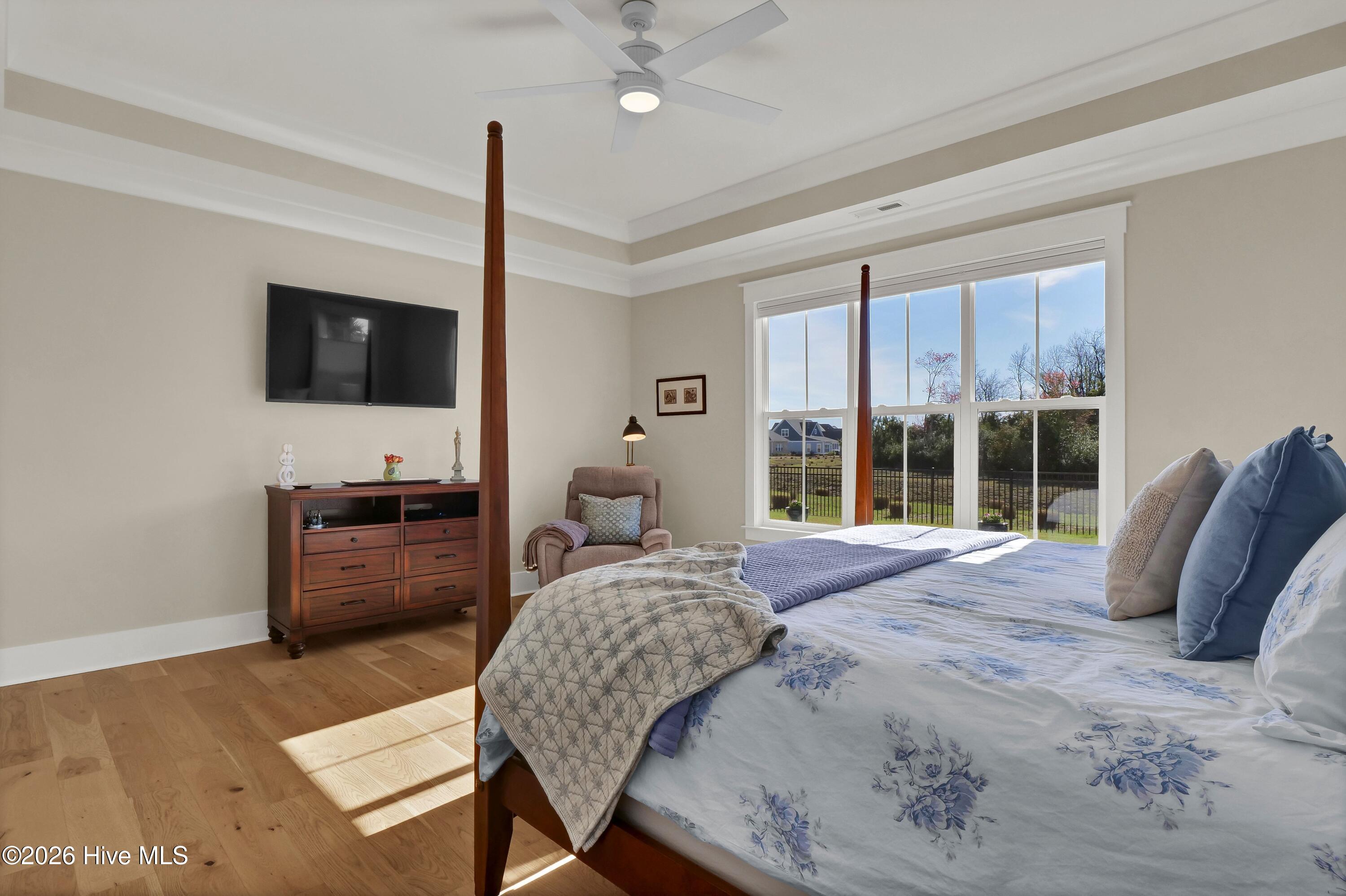 100566298 | Photo 26