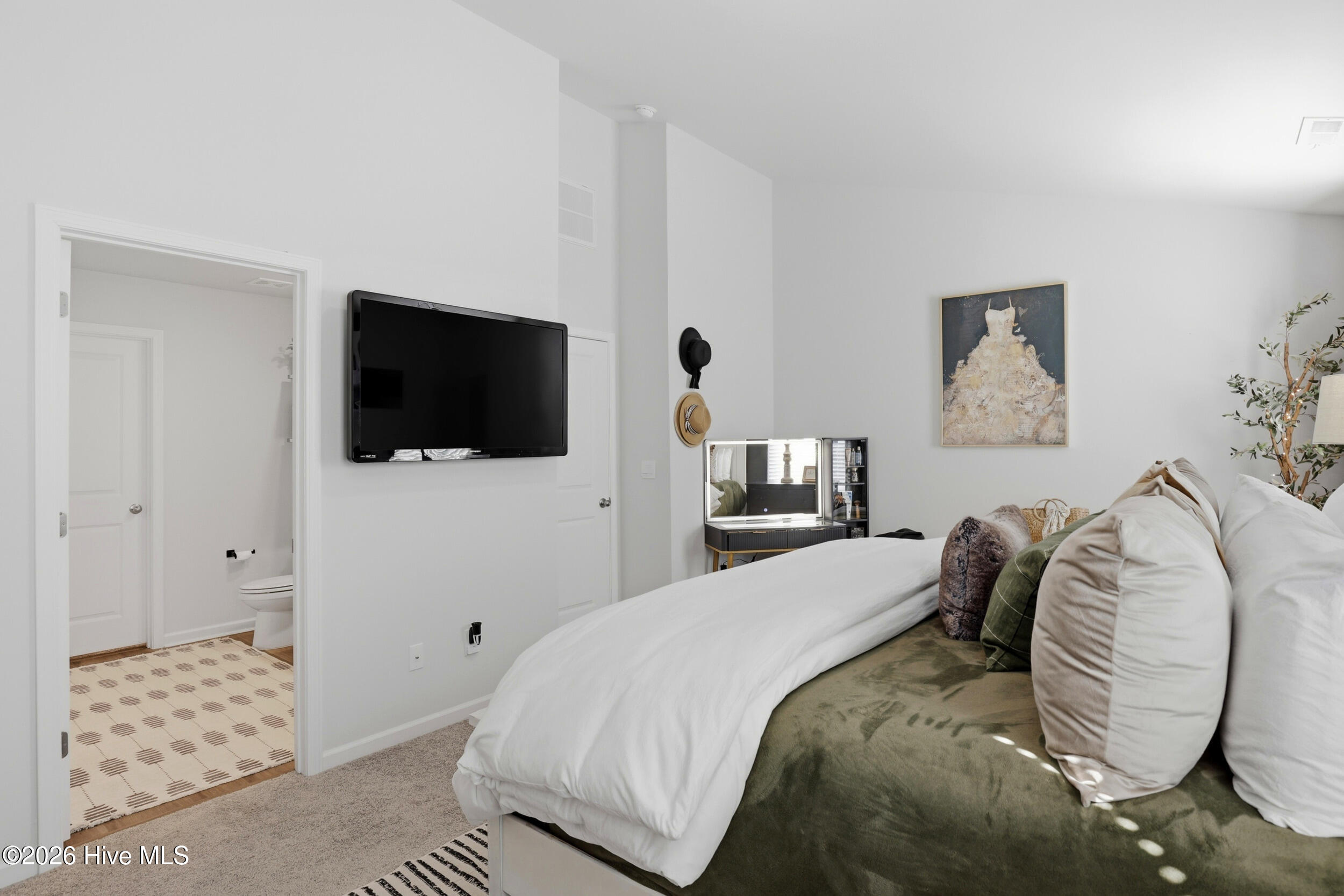 100557529 | Photo 16