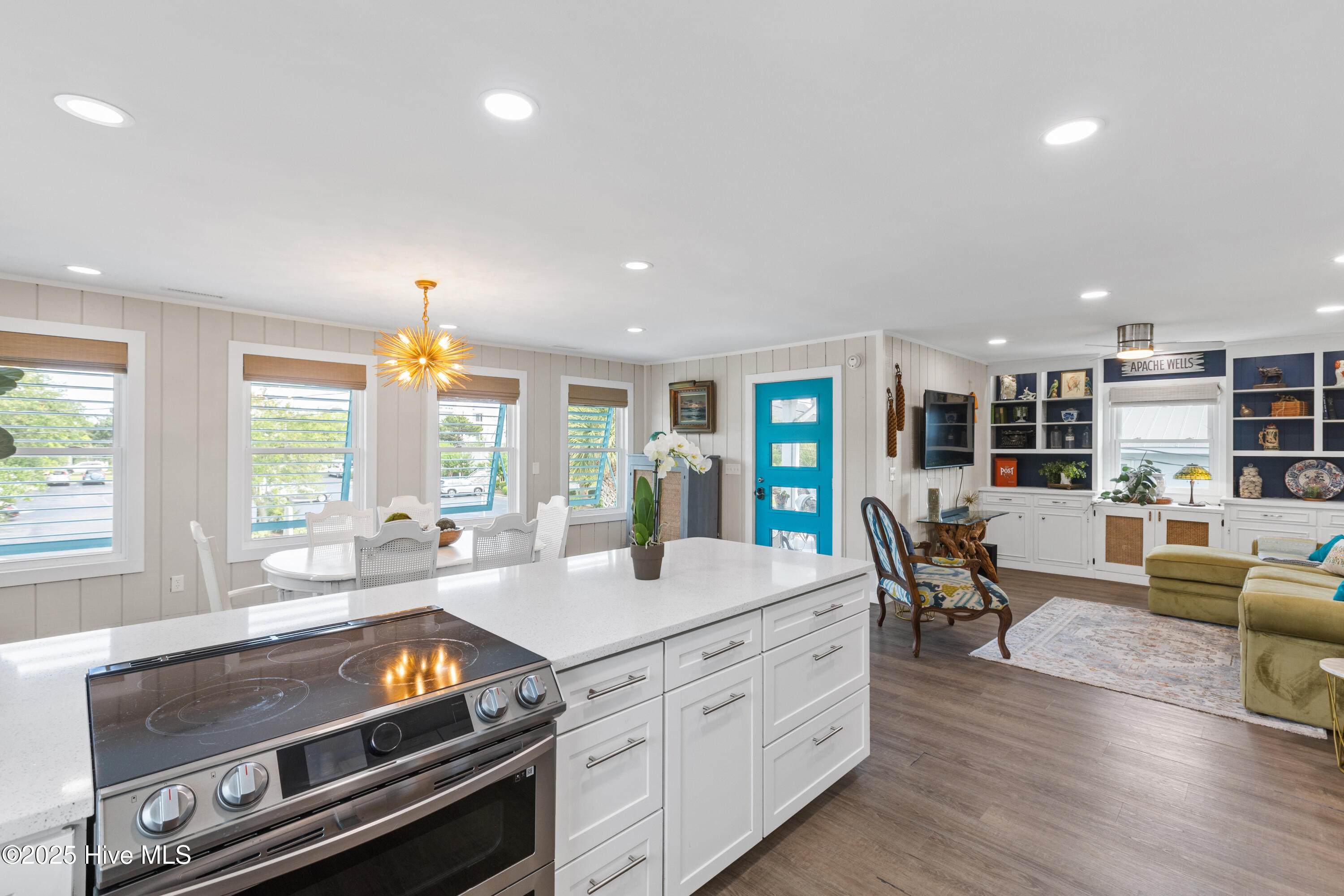 100567814 | Photo 10