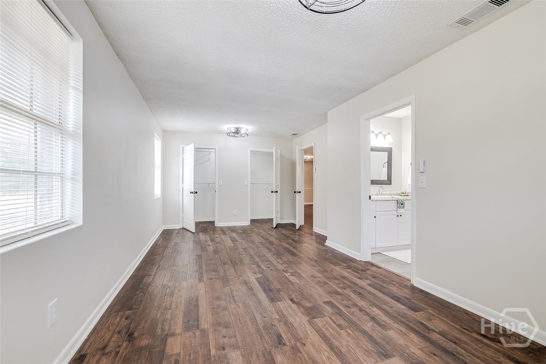 440 Pecan primary bedroom