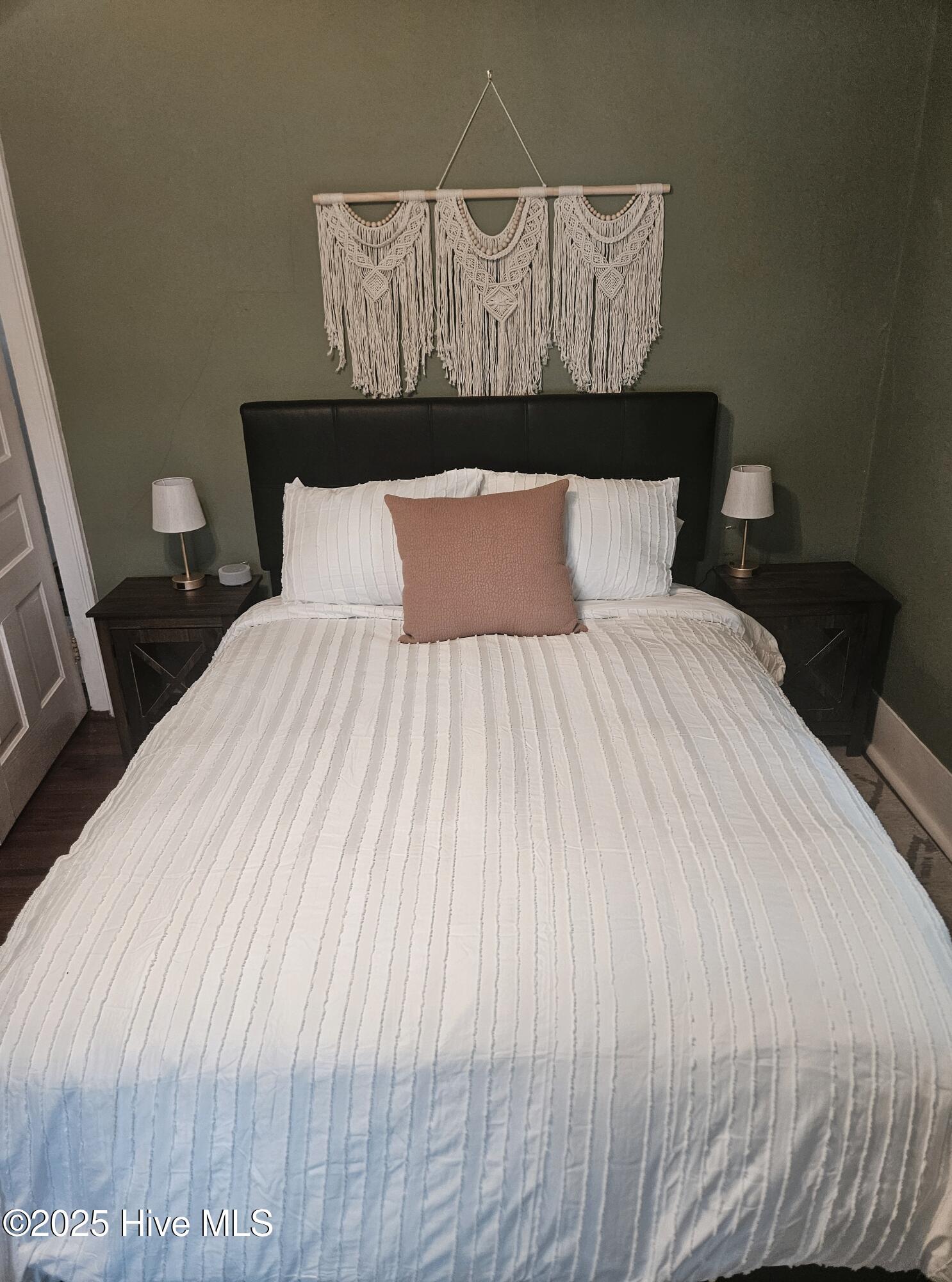 100529607 | Photo 24