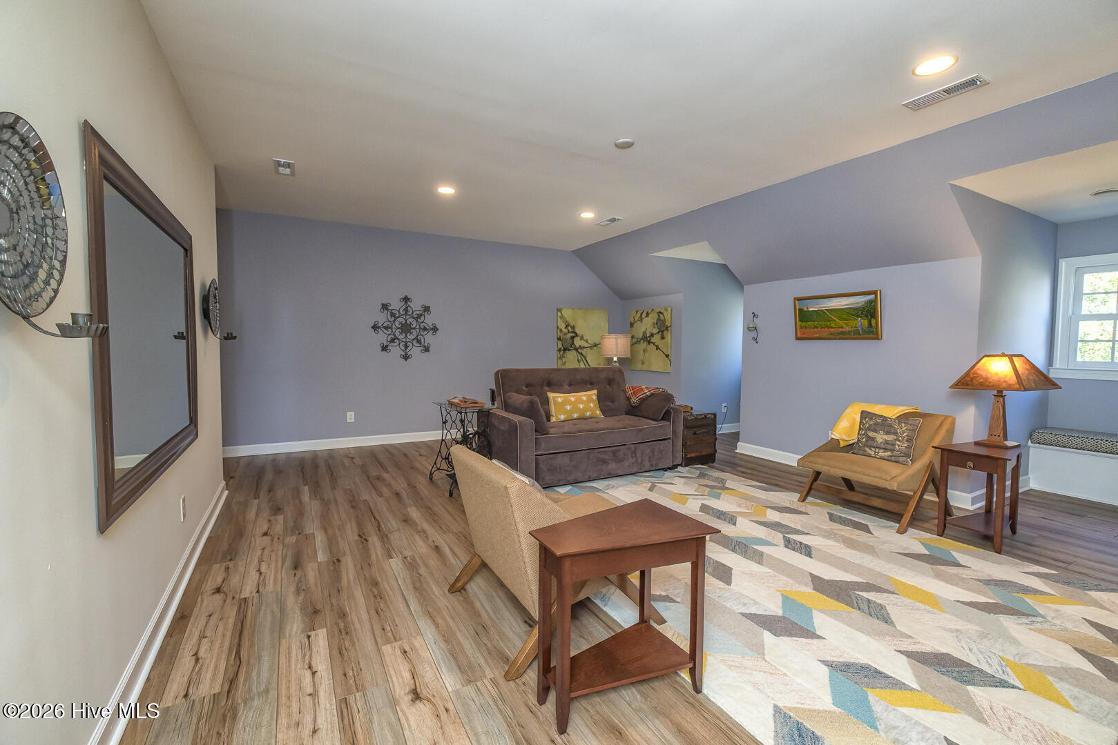 100550296 | Photo 46