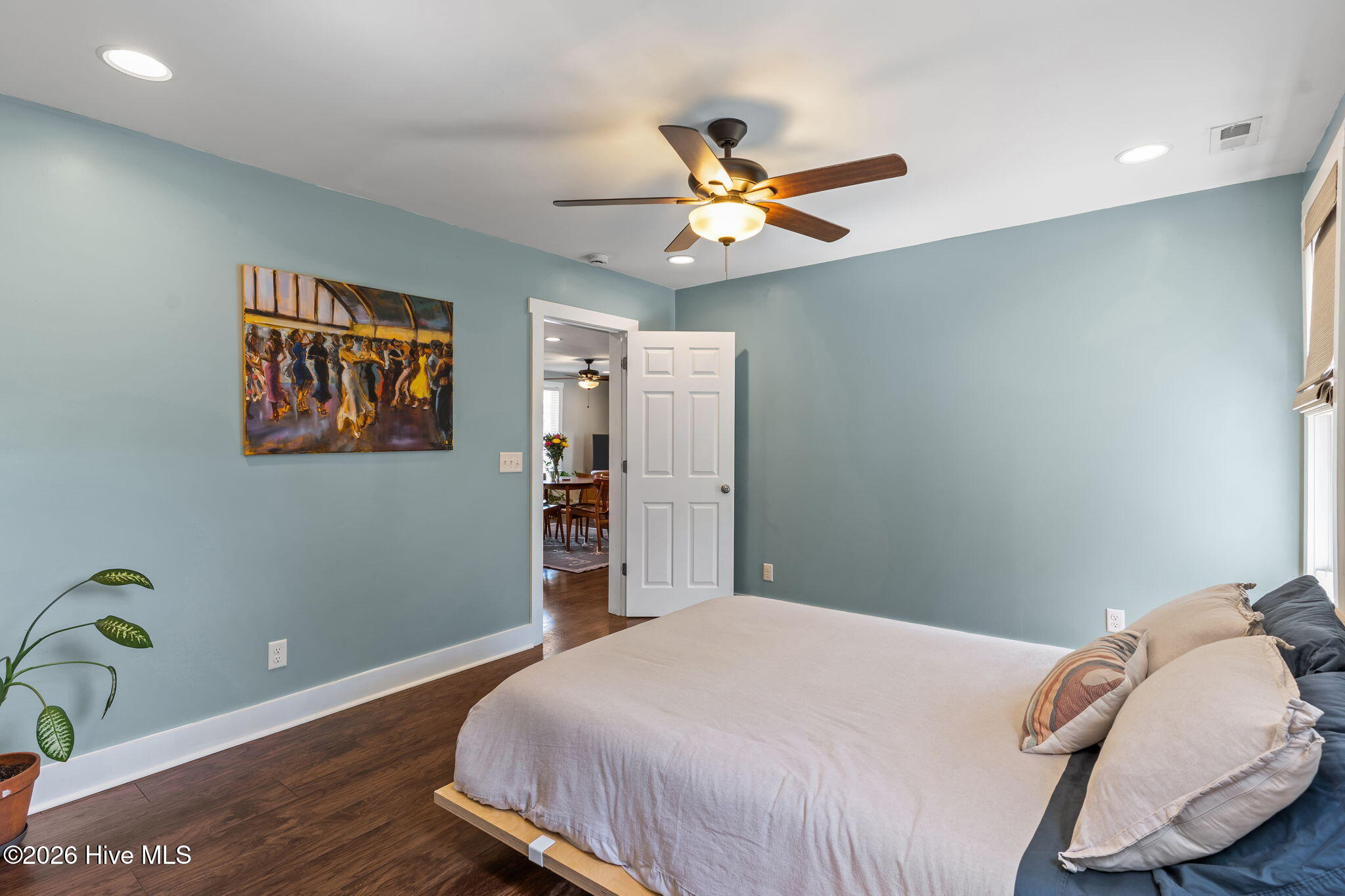 100564930 | Photo 20