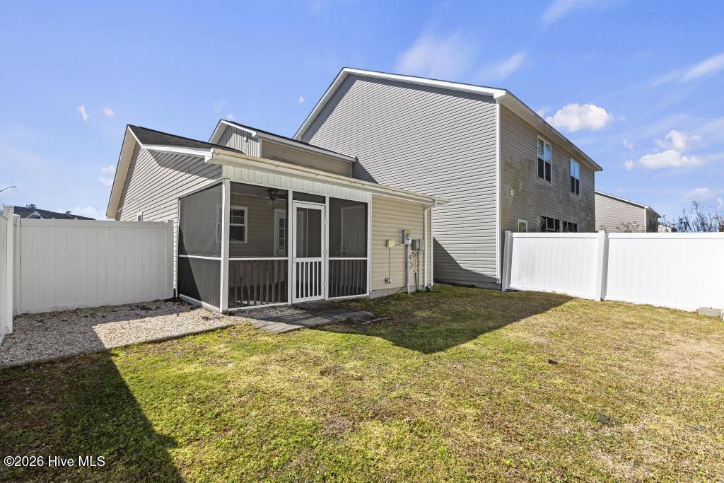 100550335 | Photo 20