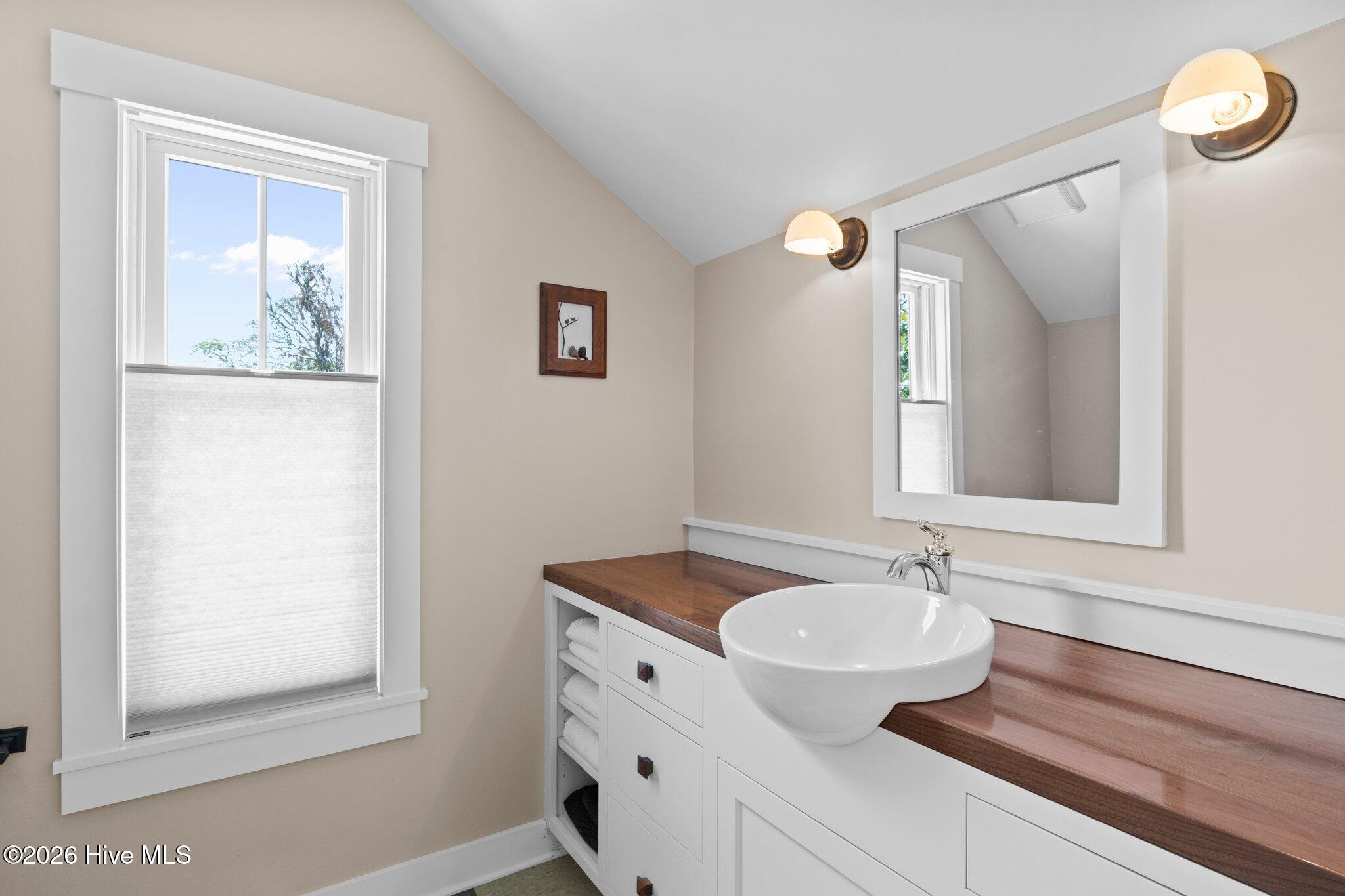 105 3rd Street,Beaufort