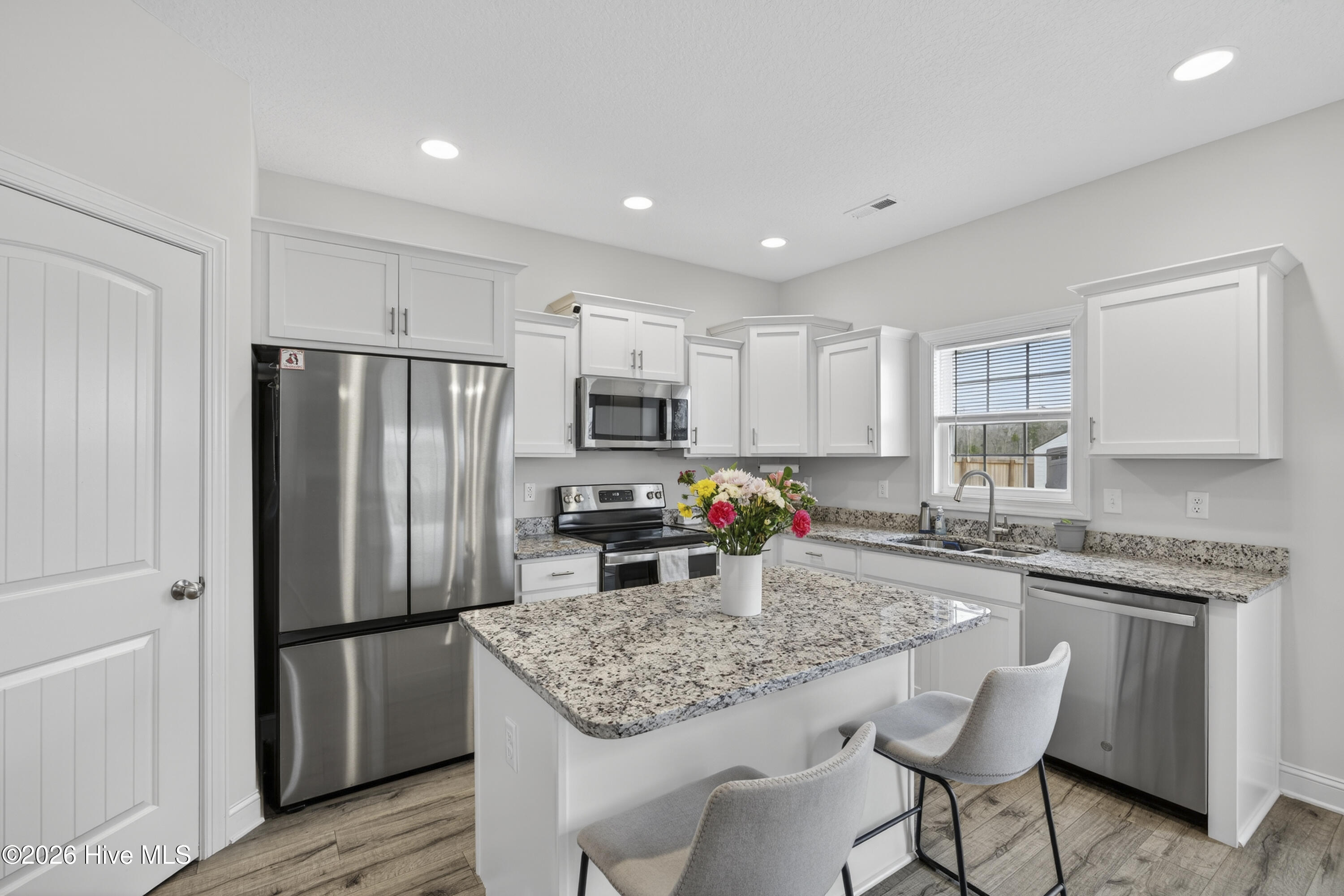 100558052 | Photo 19