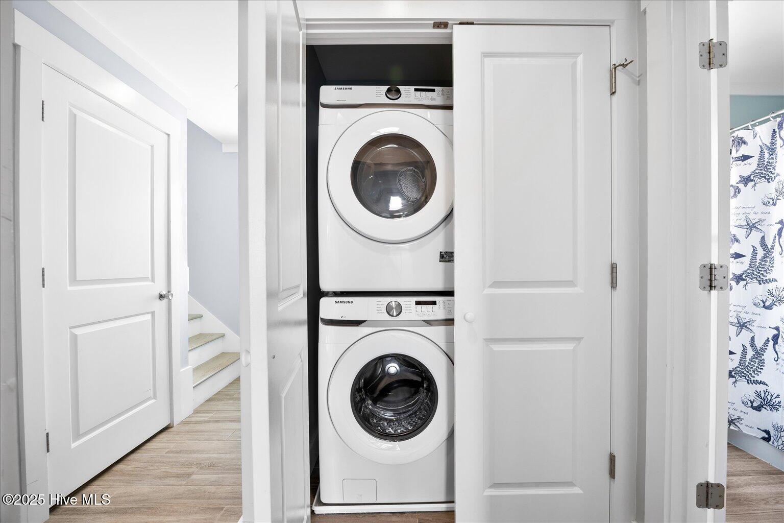 100528040 | Photo 23