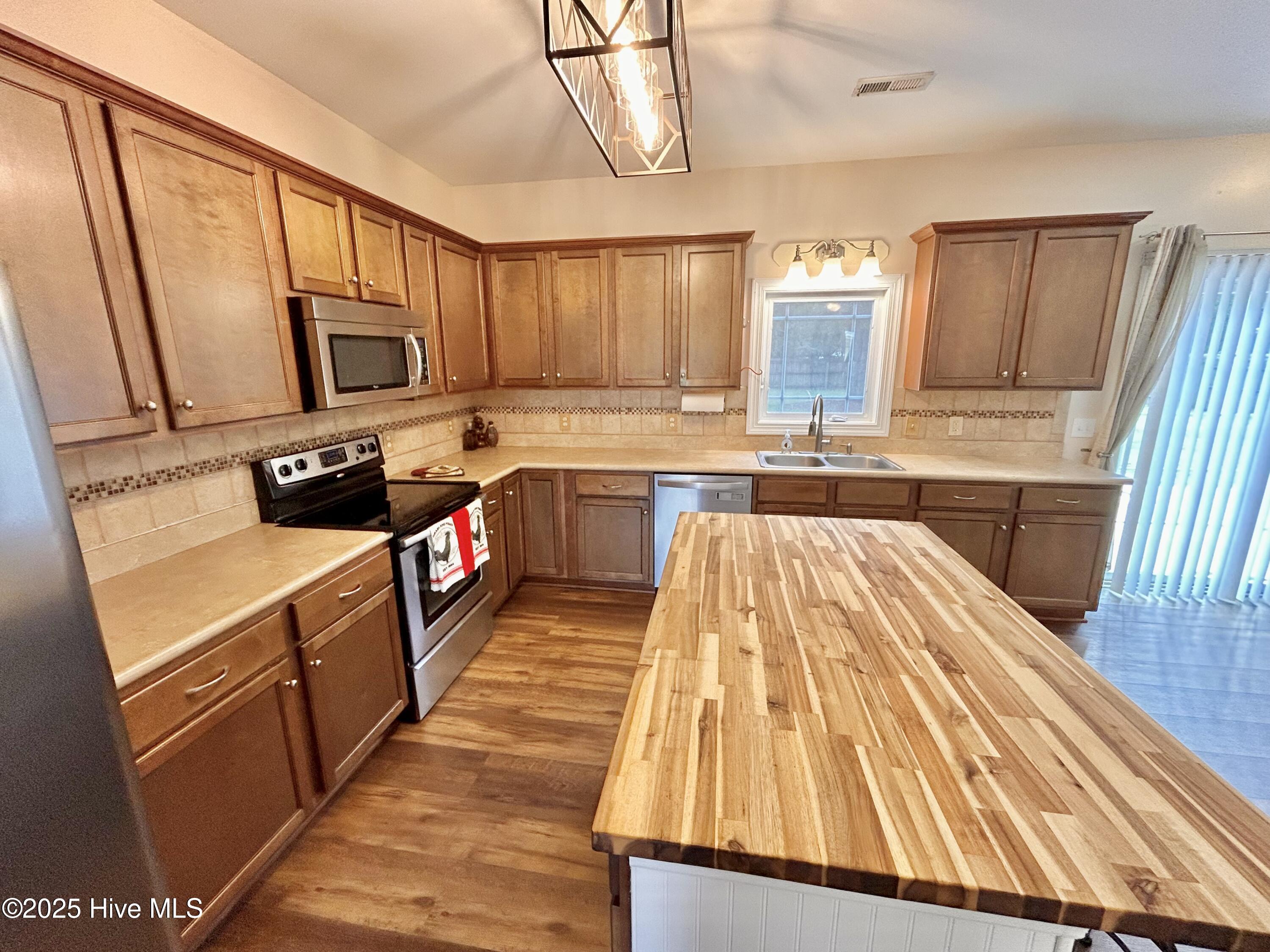 133 Saint Road, Richlands, NC 28574 – photo 23: Kitchen