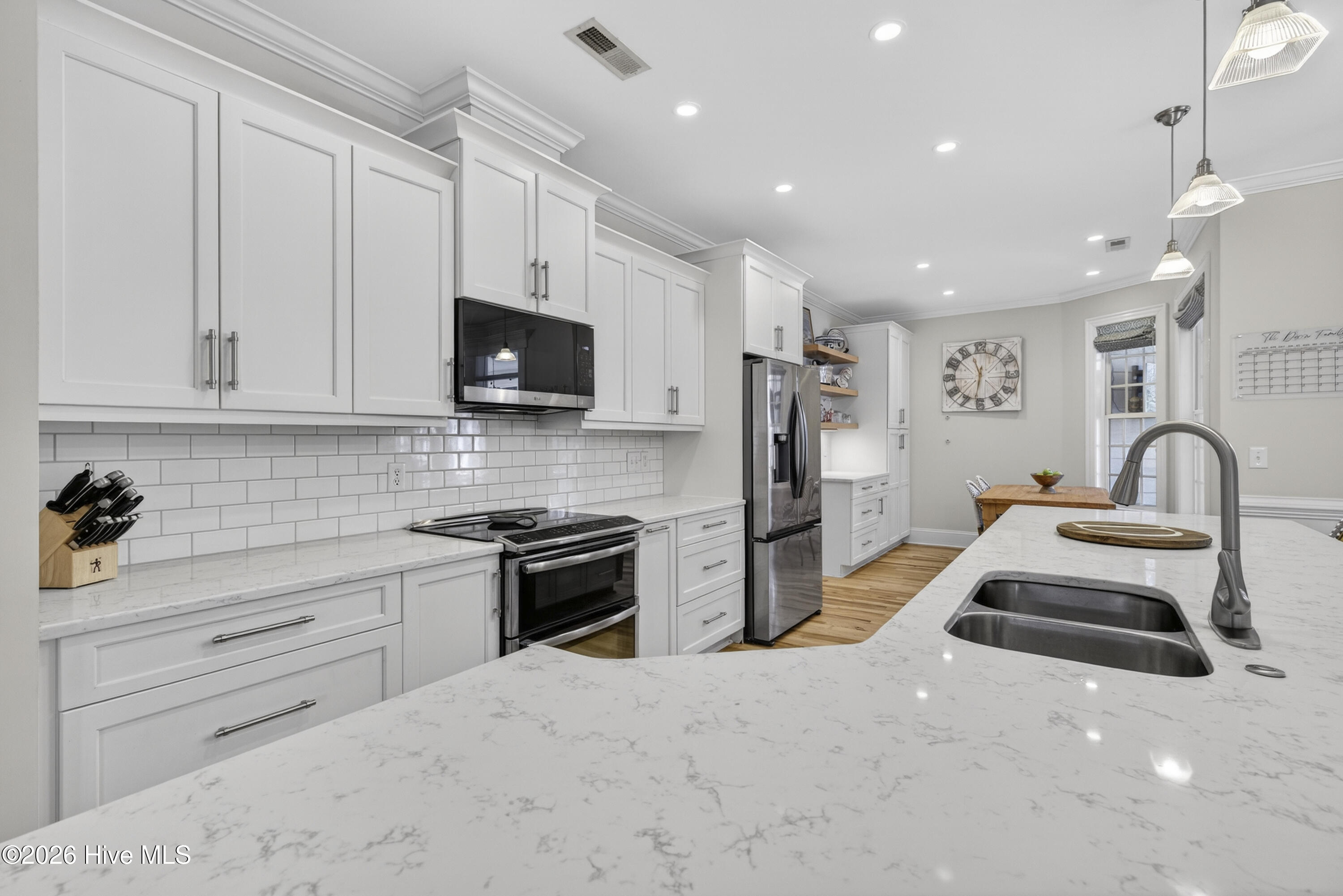 100564705 | Photo 13