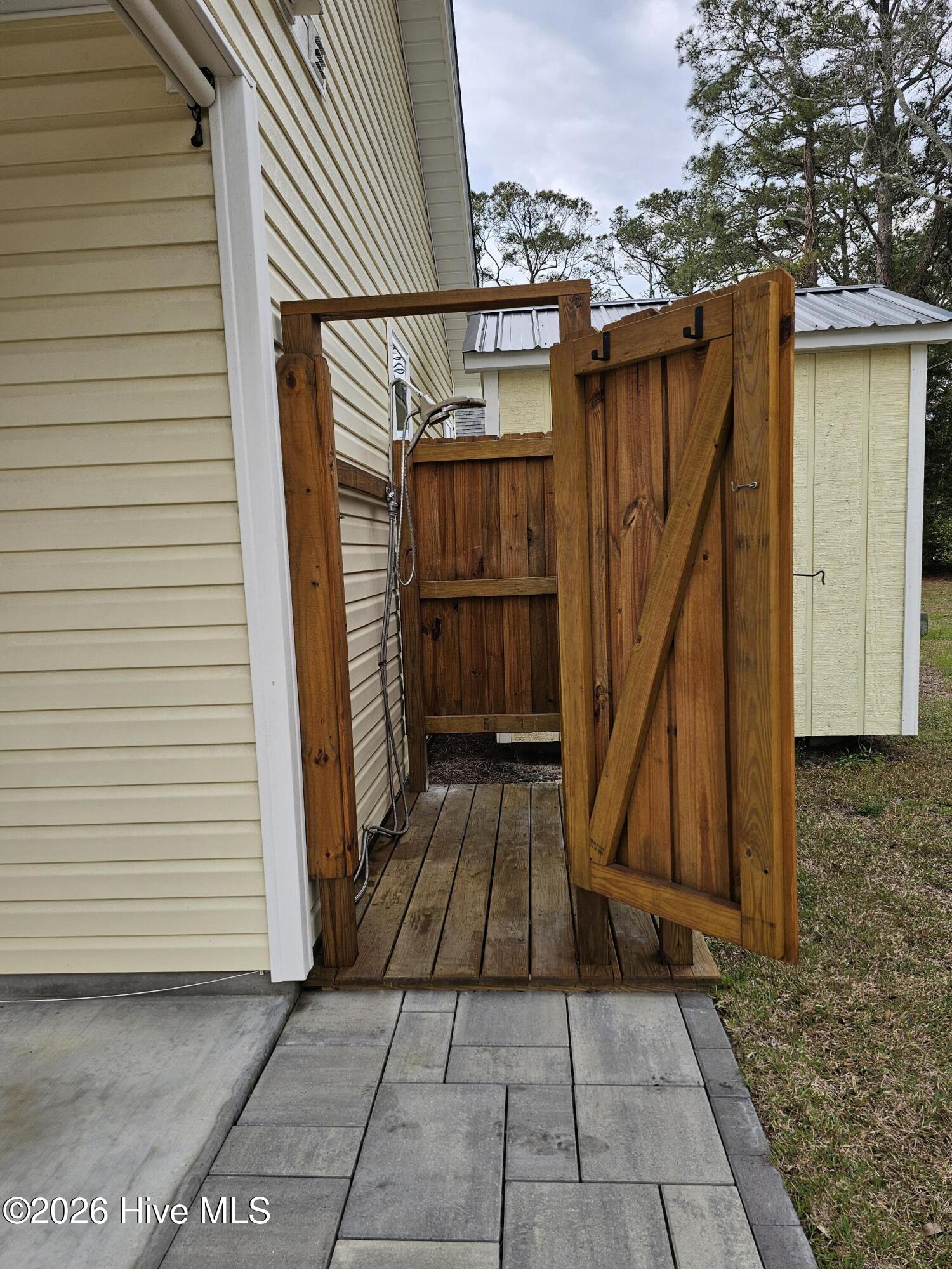 100559345 | Photo 18