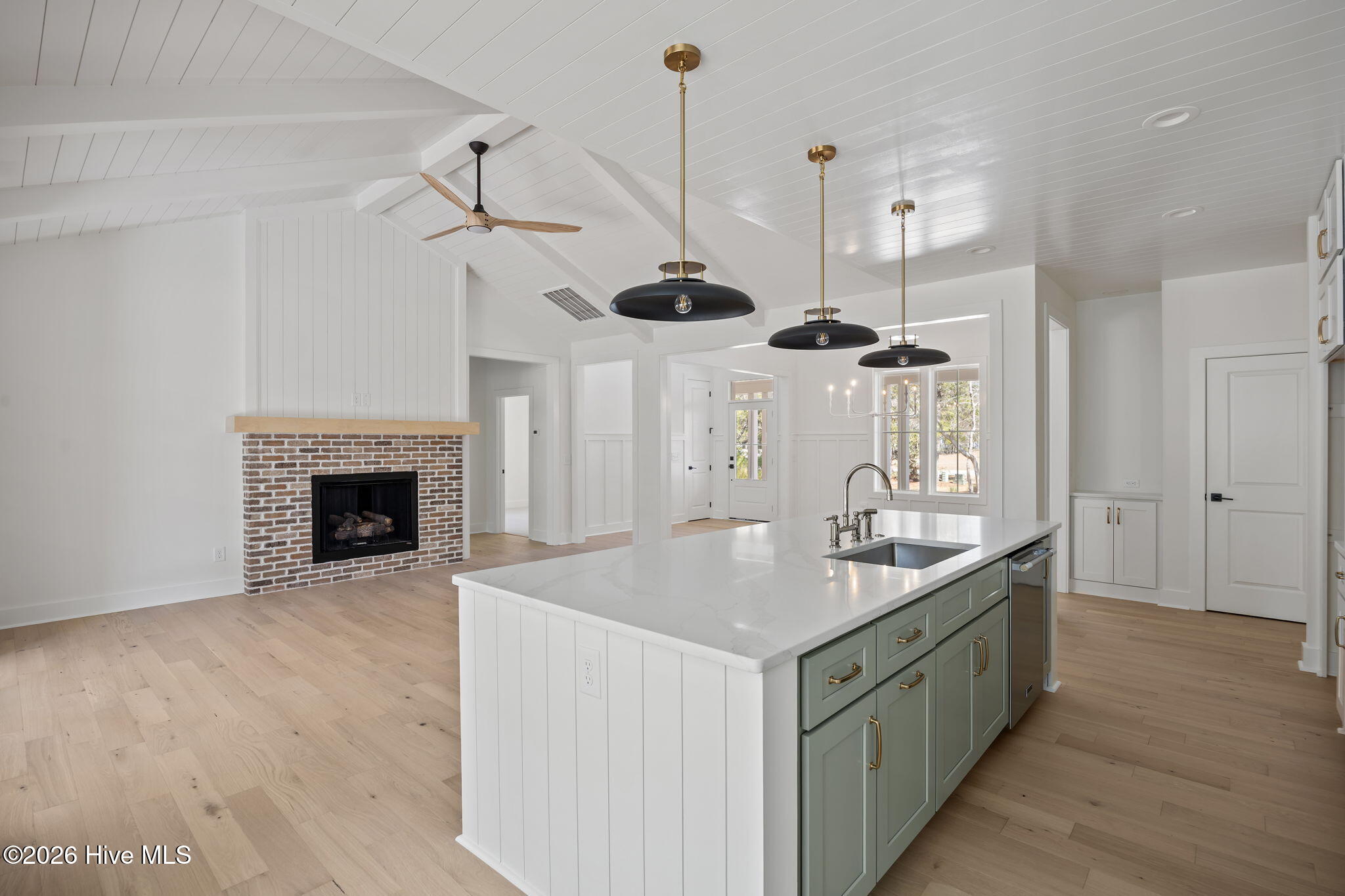 100559098 | Photo 17