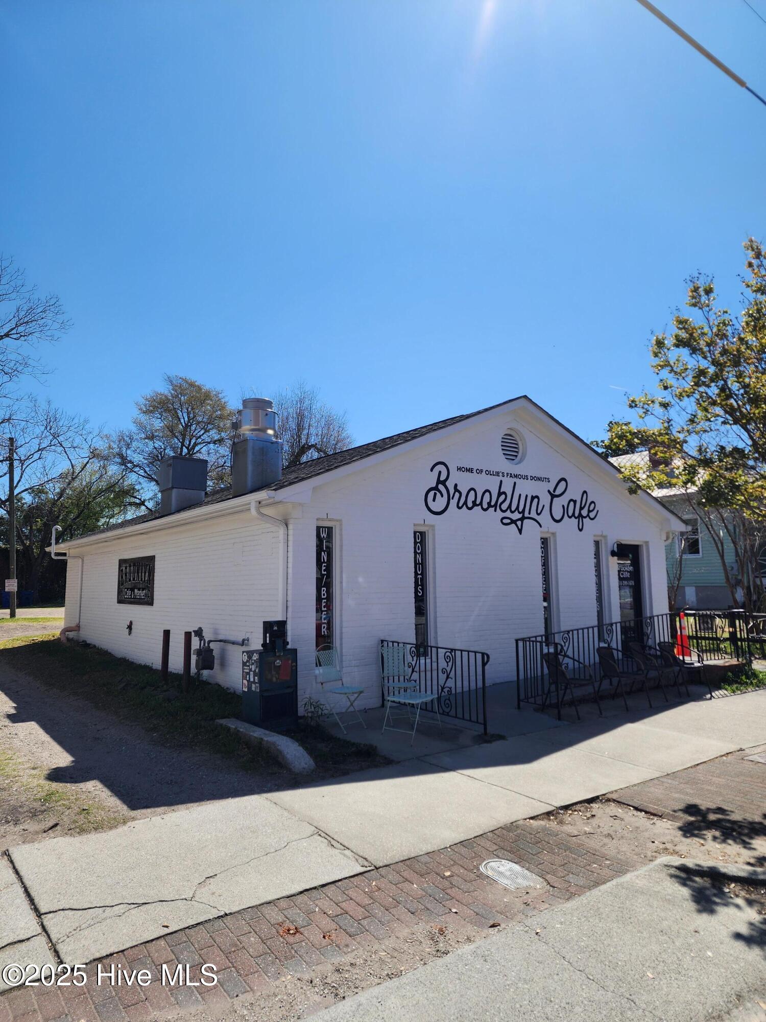 100543884 | Photo 44